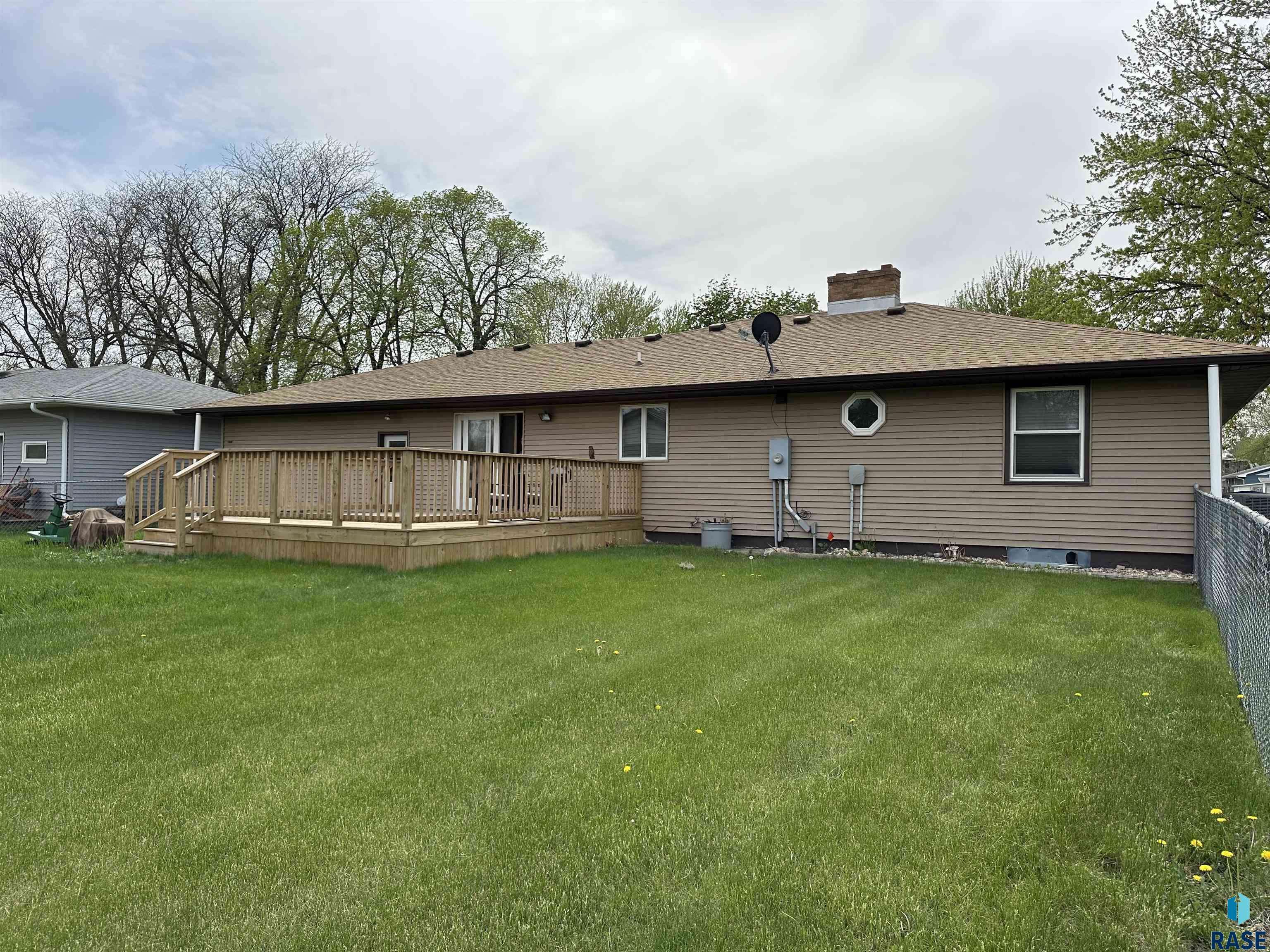 Menno, SD 57045,306 S East St