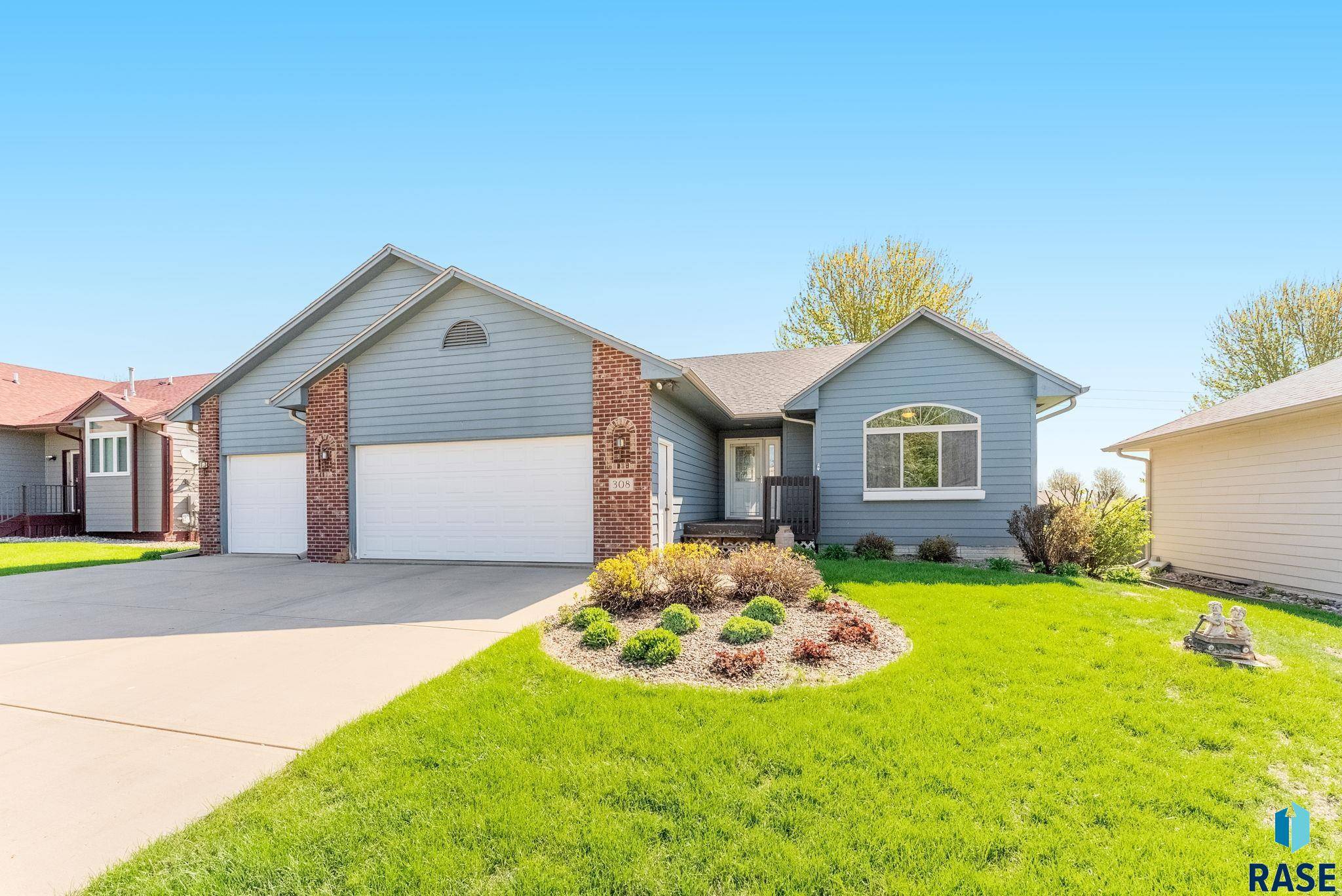 Sioux Falls, SD 57110,308 N Dewberry Ave