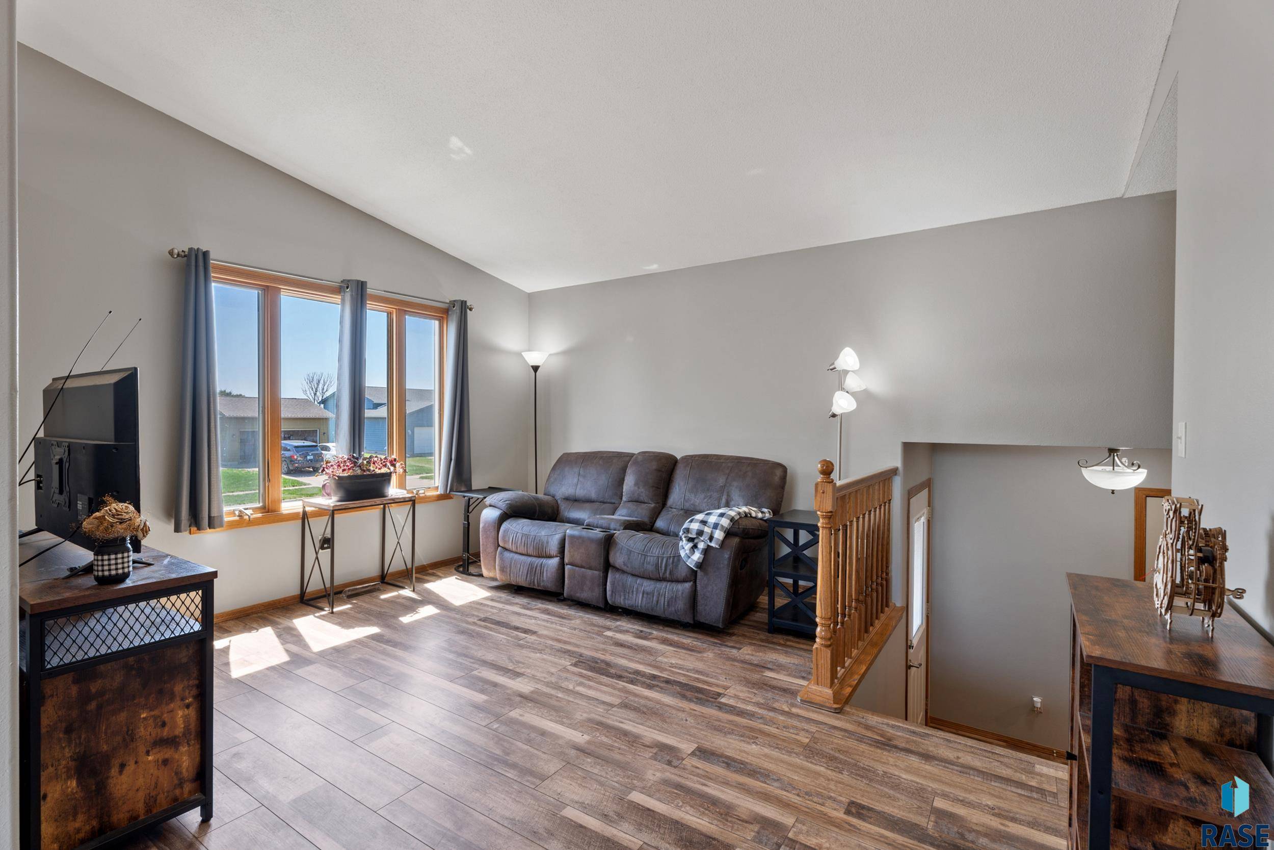 Harrisburg, SD 57032,802 Lois Ln