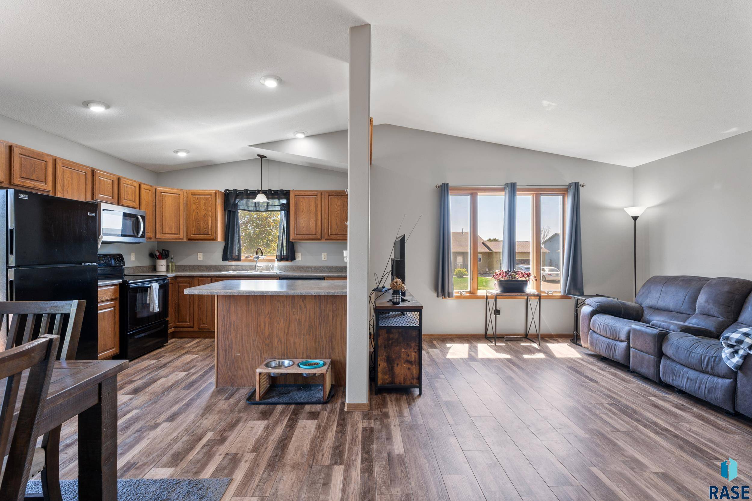 Harrisburg, SD 57032,802 Lois Ln