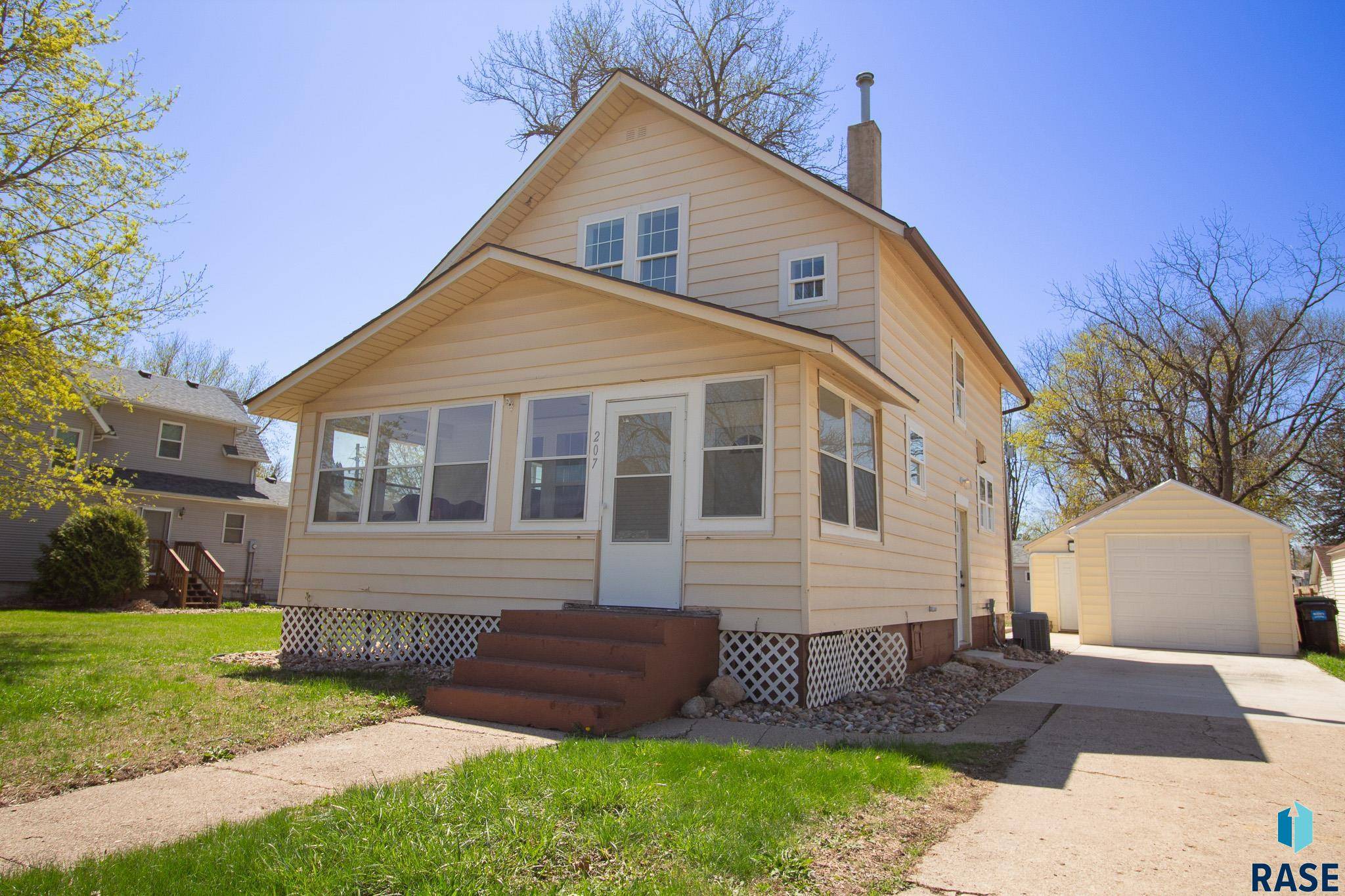 Inwood, IA 51240,207 S Park St