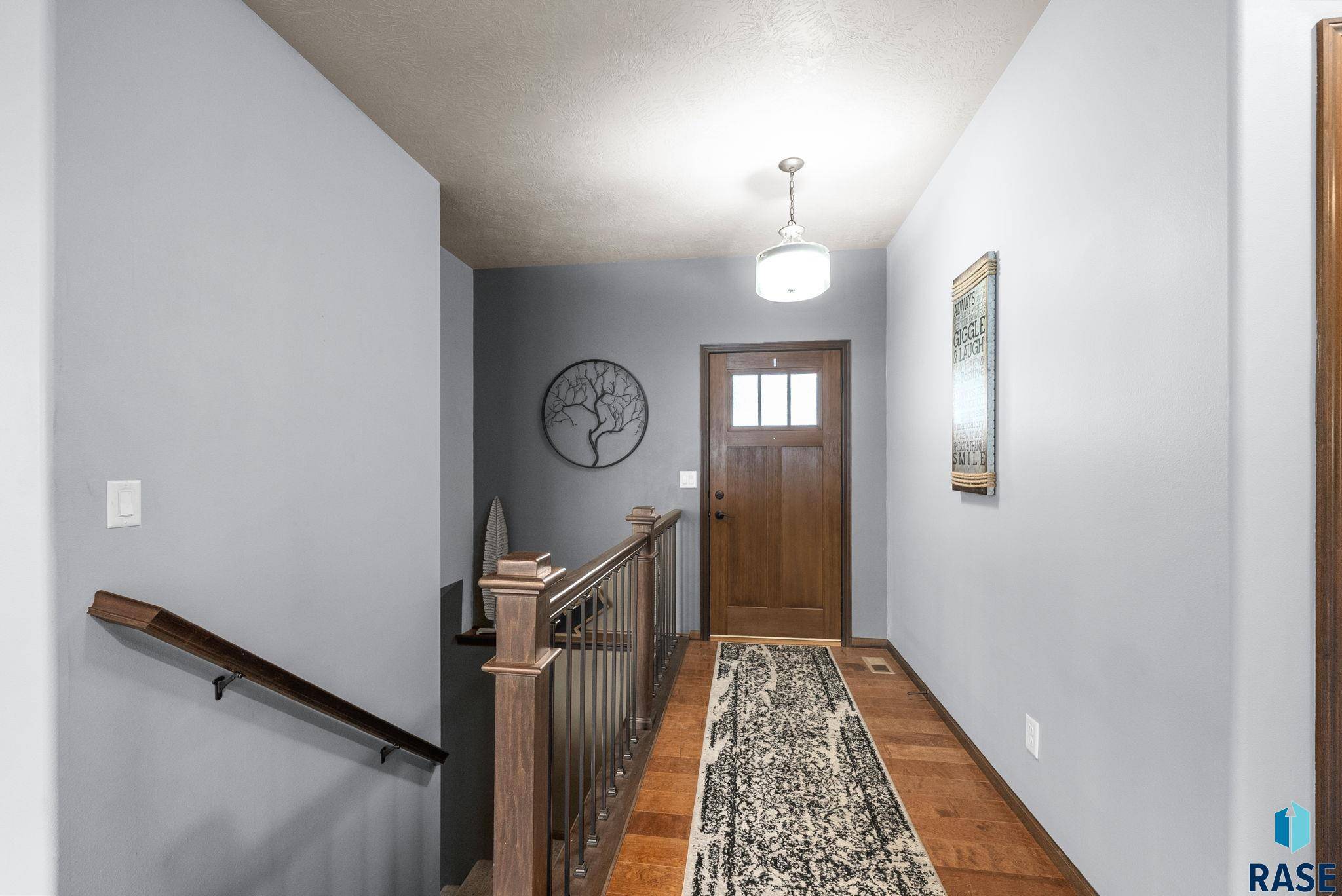 Sioux Falls, SD 57106,1304 S Thecla Ave