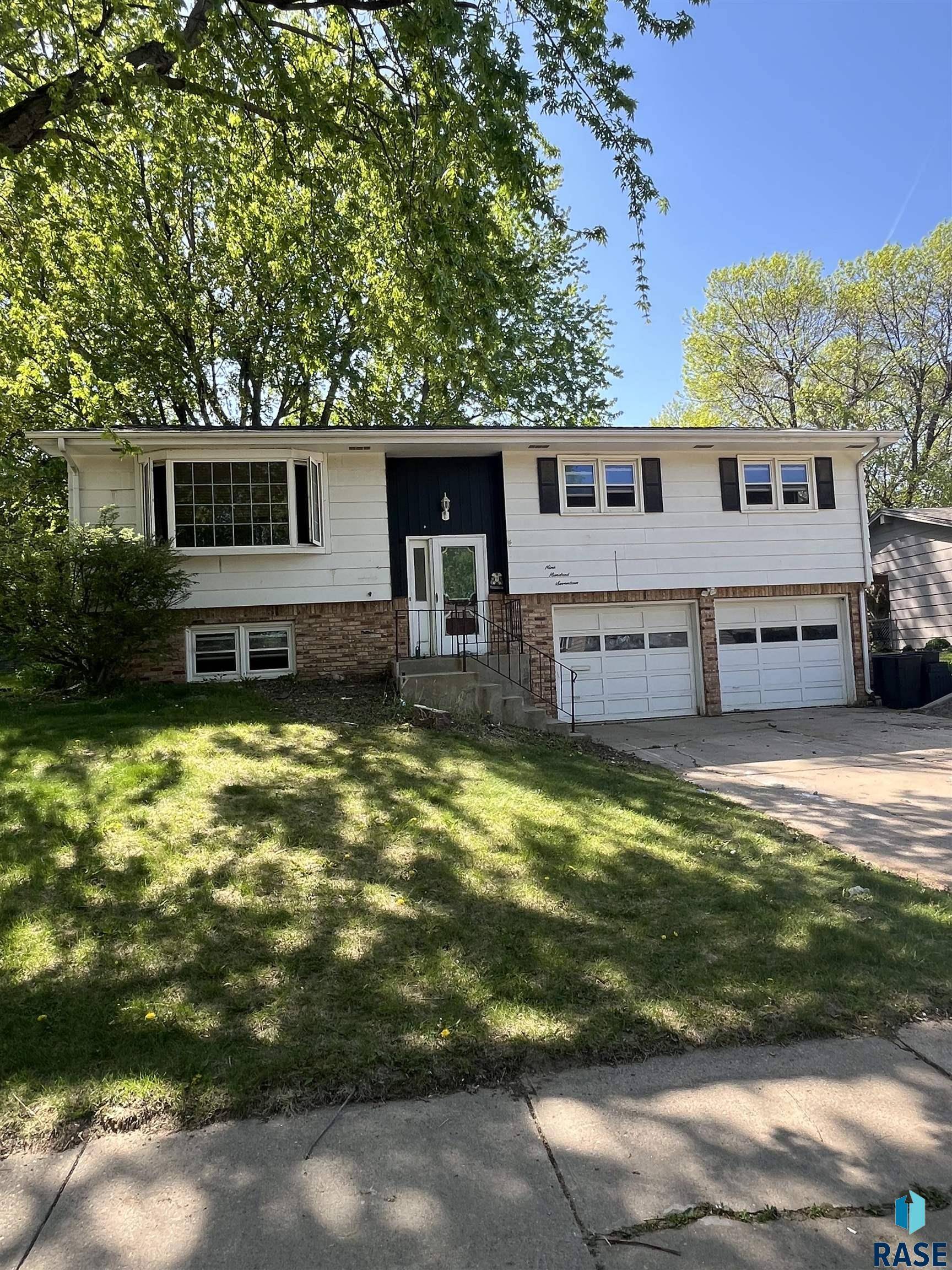 Sioux Falls, SD 57103,917 S Grandview Ave