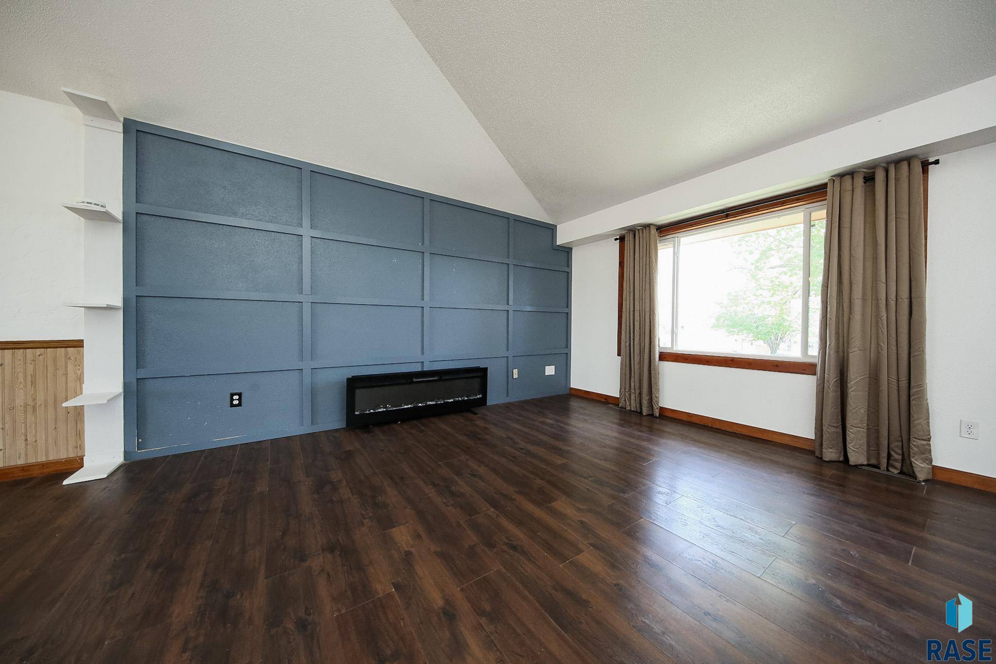 Sioux Falls, SD 57103,730 N Montgomery Ct