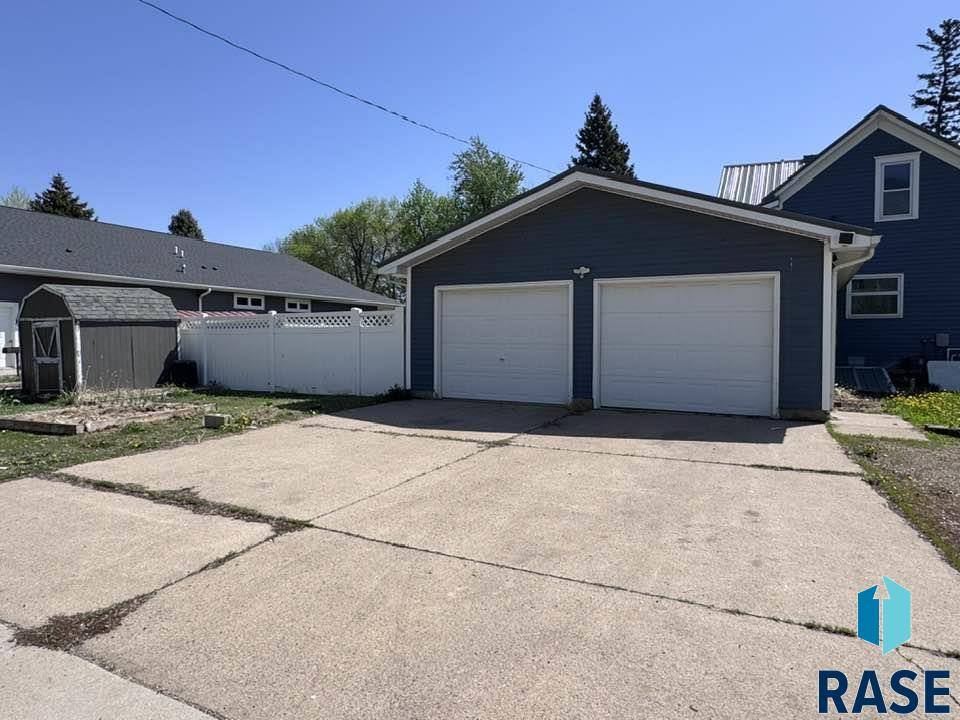 Inwood, IA 51240,303 N Oak St