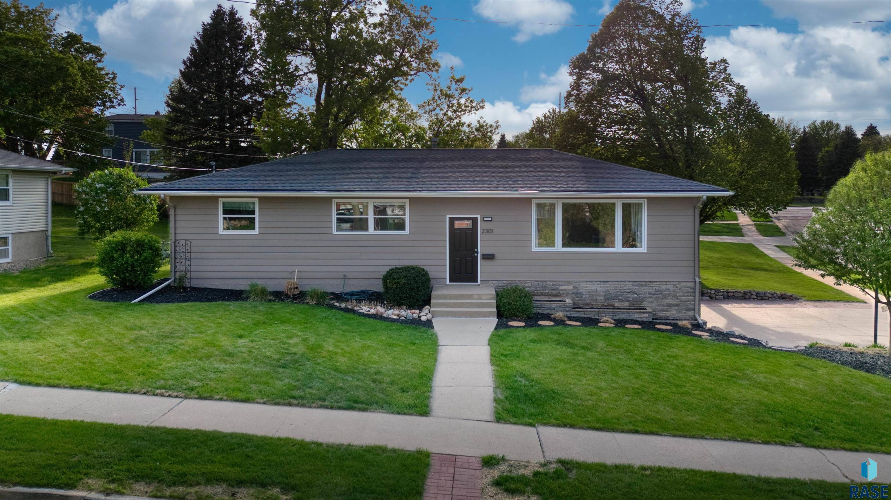 Sioux Falls, SD 57105,2301 S Sherman Ave