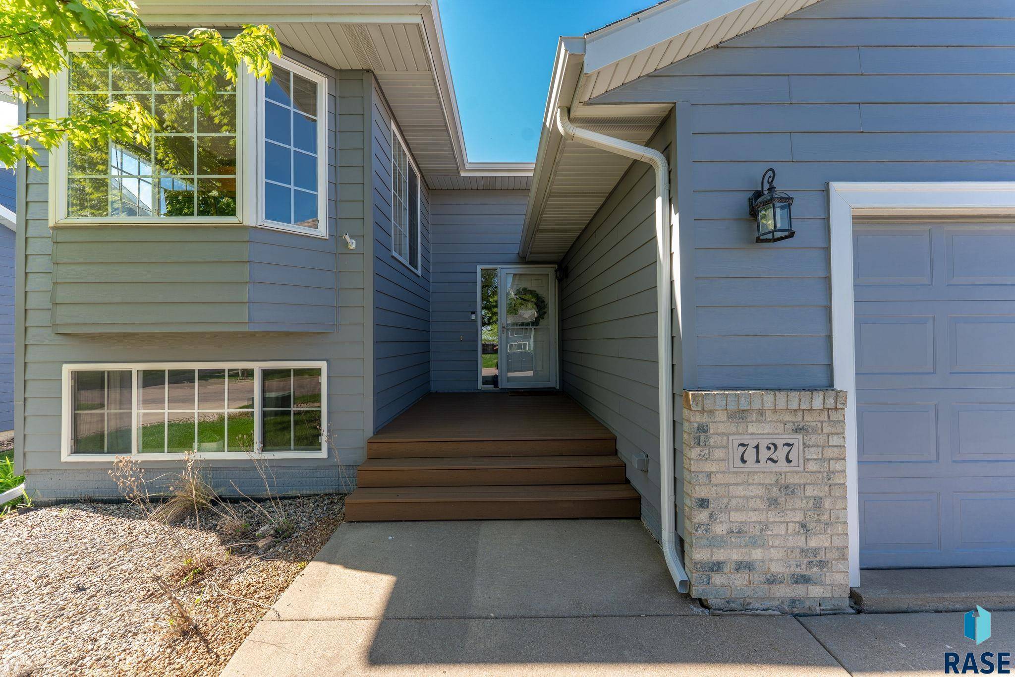 Sioux Falls, SD 57106,7127 W 50th St