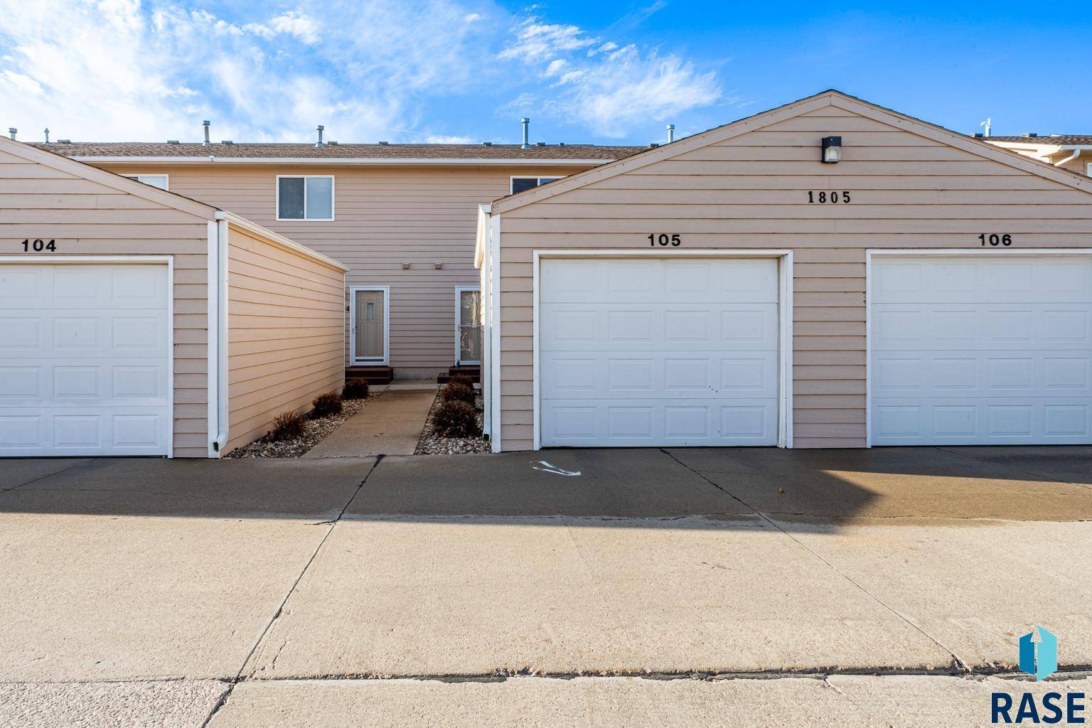 Sioux Falls, SD 57106,1805 S Sertoma Ave #105