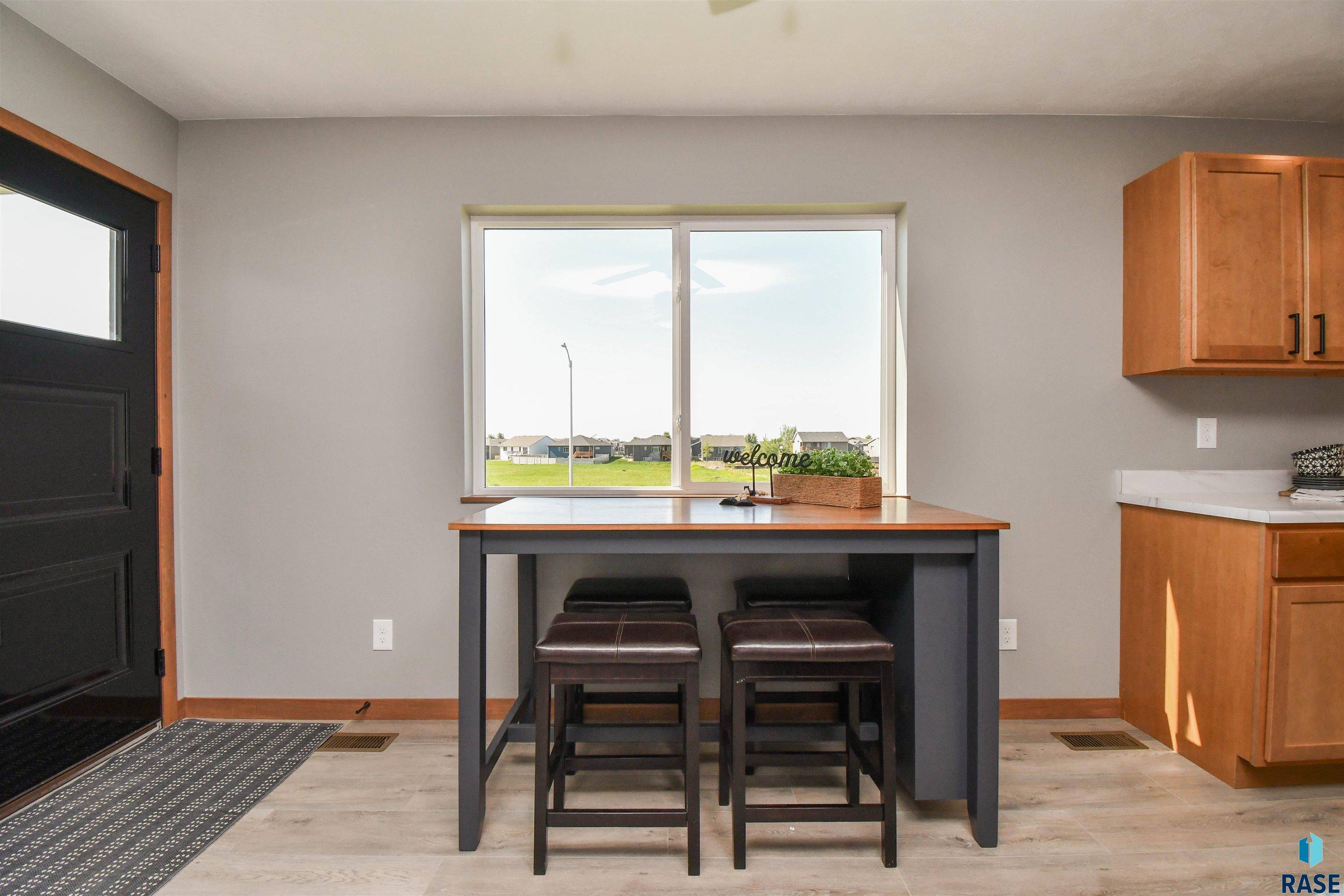 Sioux Falls, SD 57106,3900 S Caballo Ct