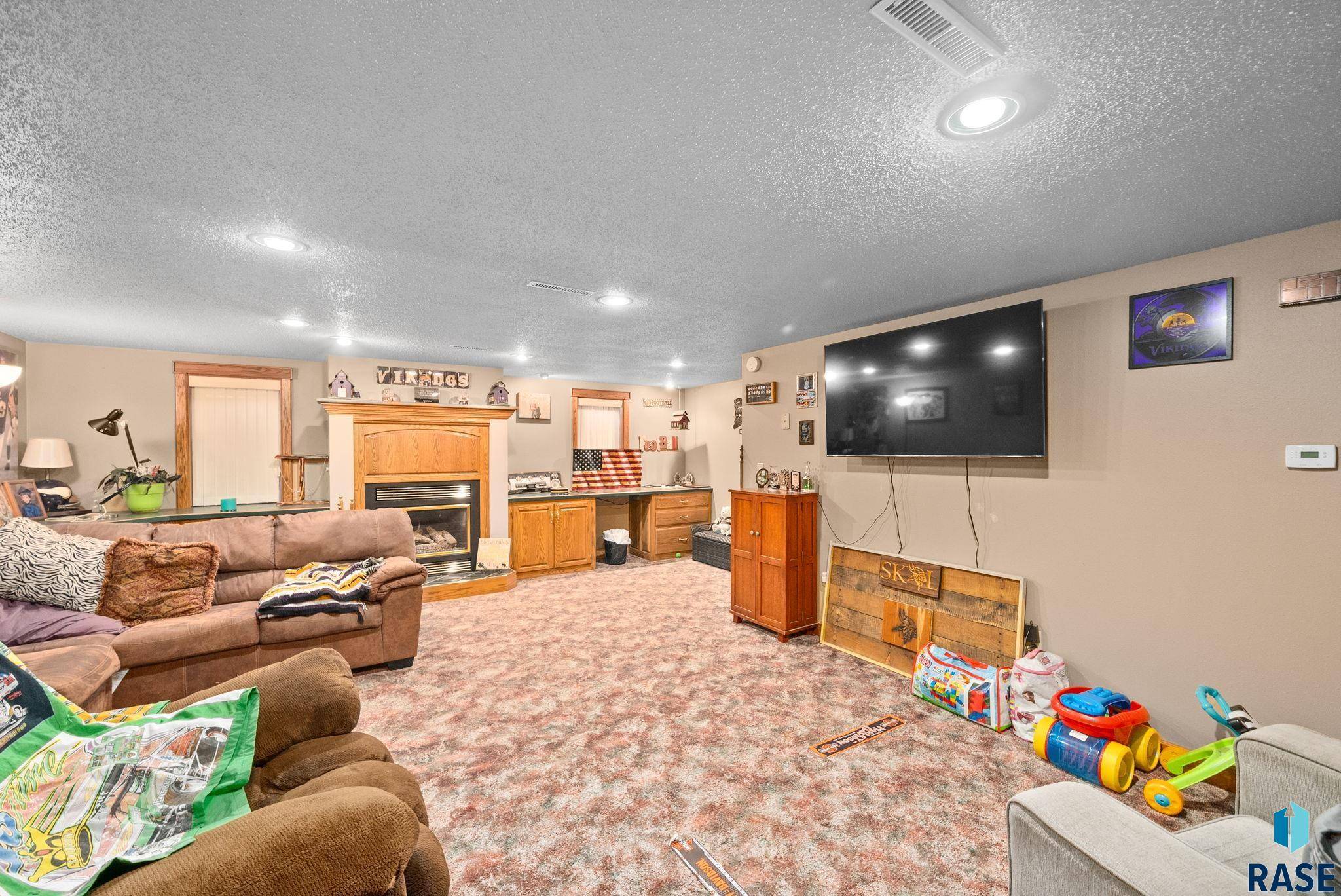 Luverne, MN 56156,1013 N Blue Mound Ave