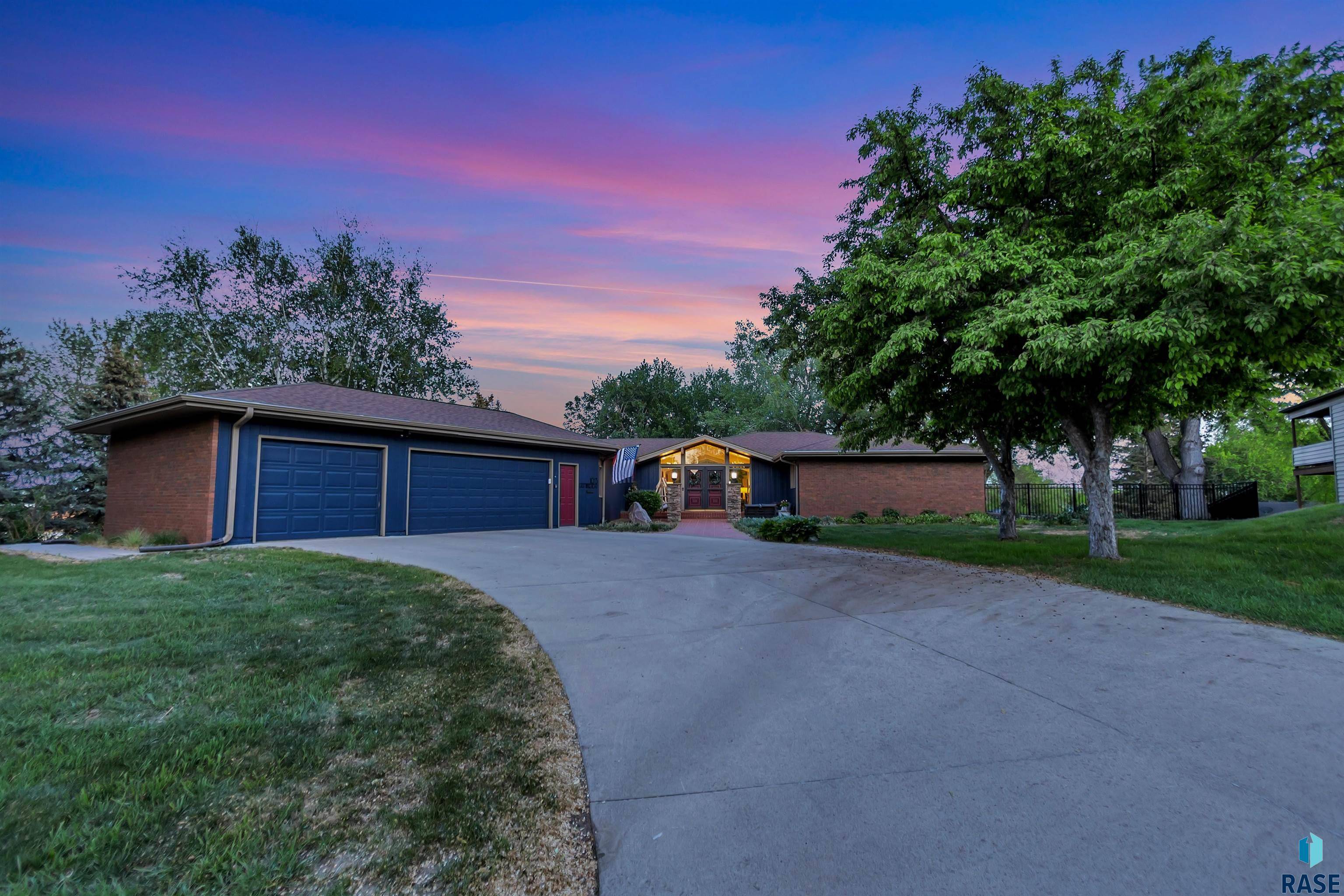 Sioux Falls, SD 57105,1013 E Ridge Rd
