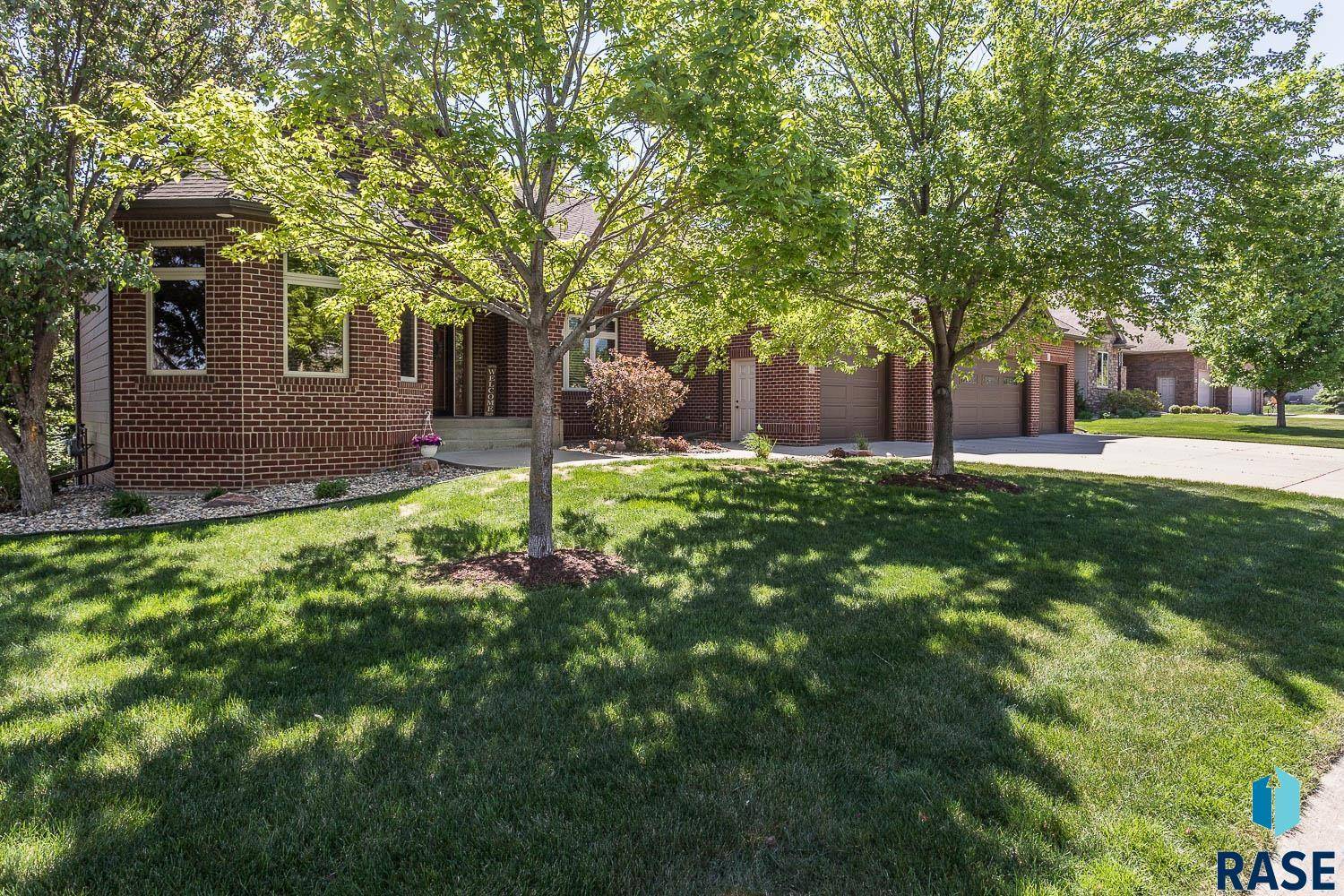 Sioux Falls, SD 57108,5900 S Lazy Ridge Pl