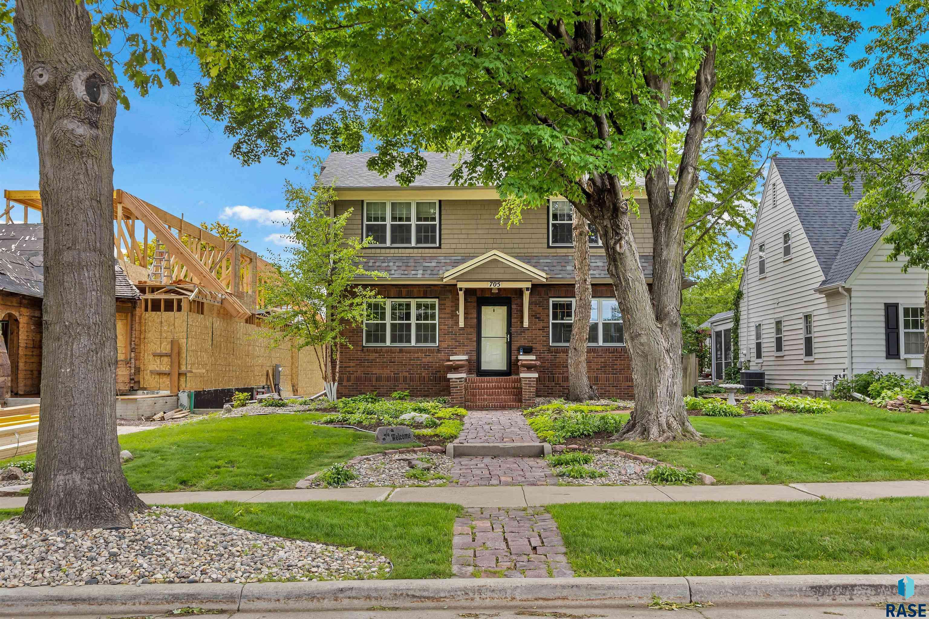Sioux Falls, SD 57105,705 E 21st St