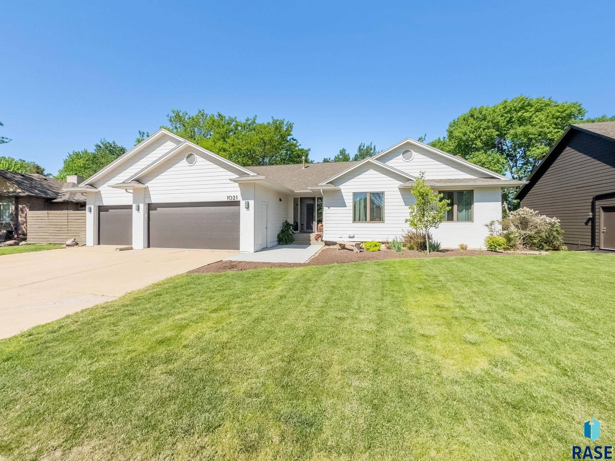 Sioux Falls, SD 57108,1021 E 64th St