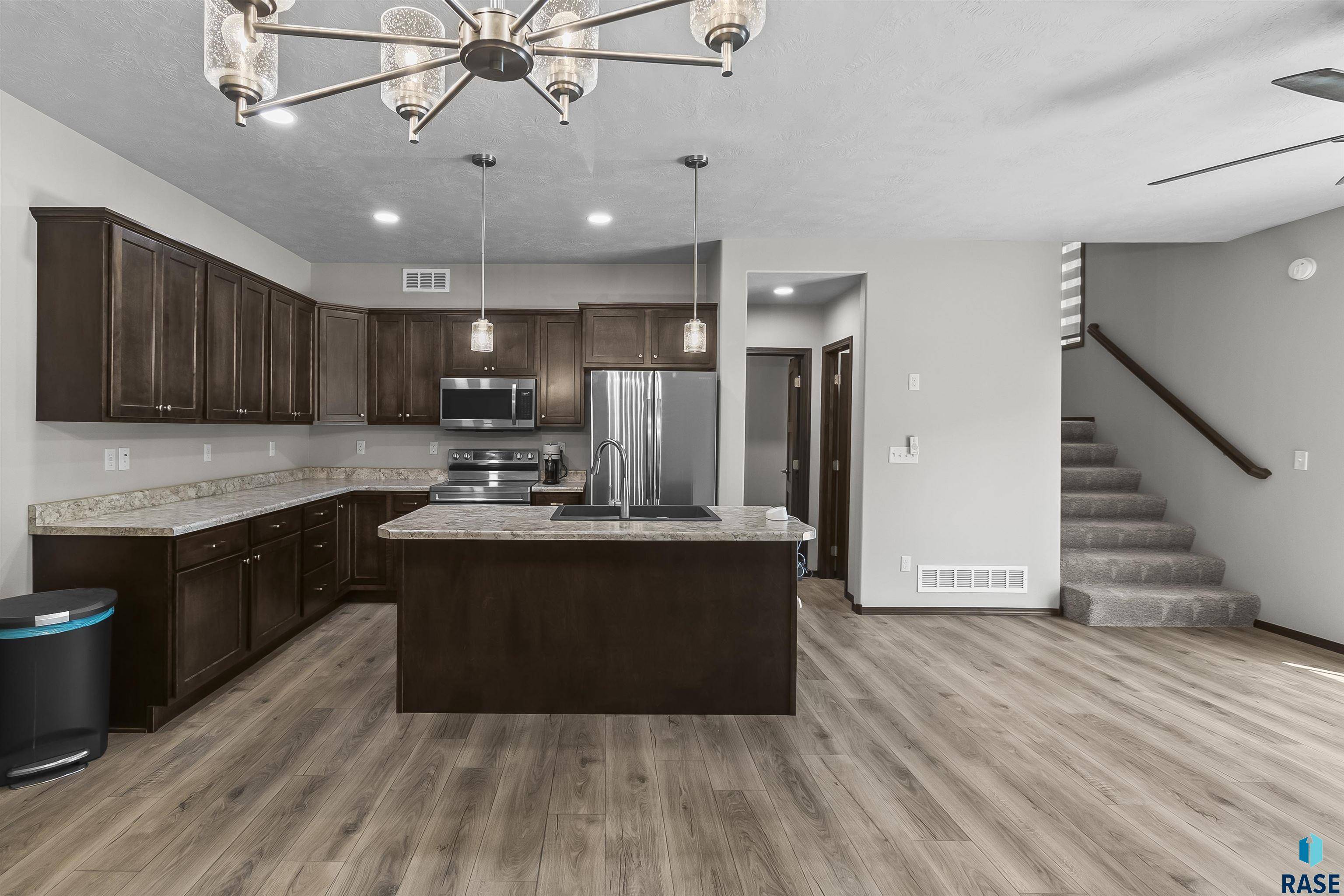 Sioux Falls, SD 57108,2541 E Meadowside Pl