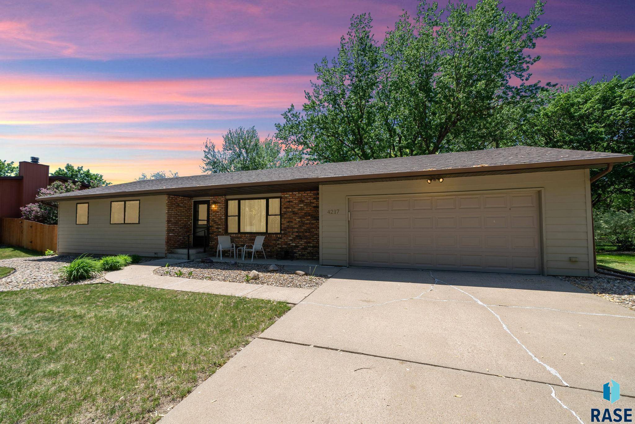 Sioux Falls, SD 57106,4217 S Cathy Ave