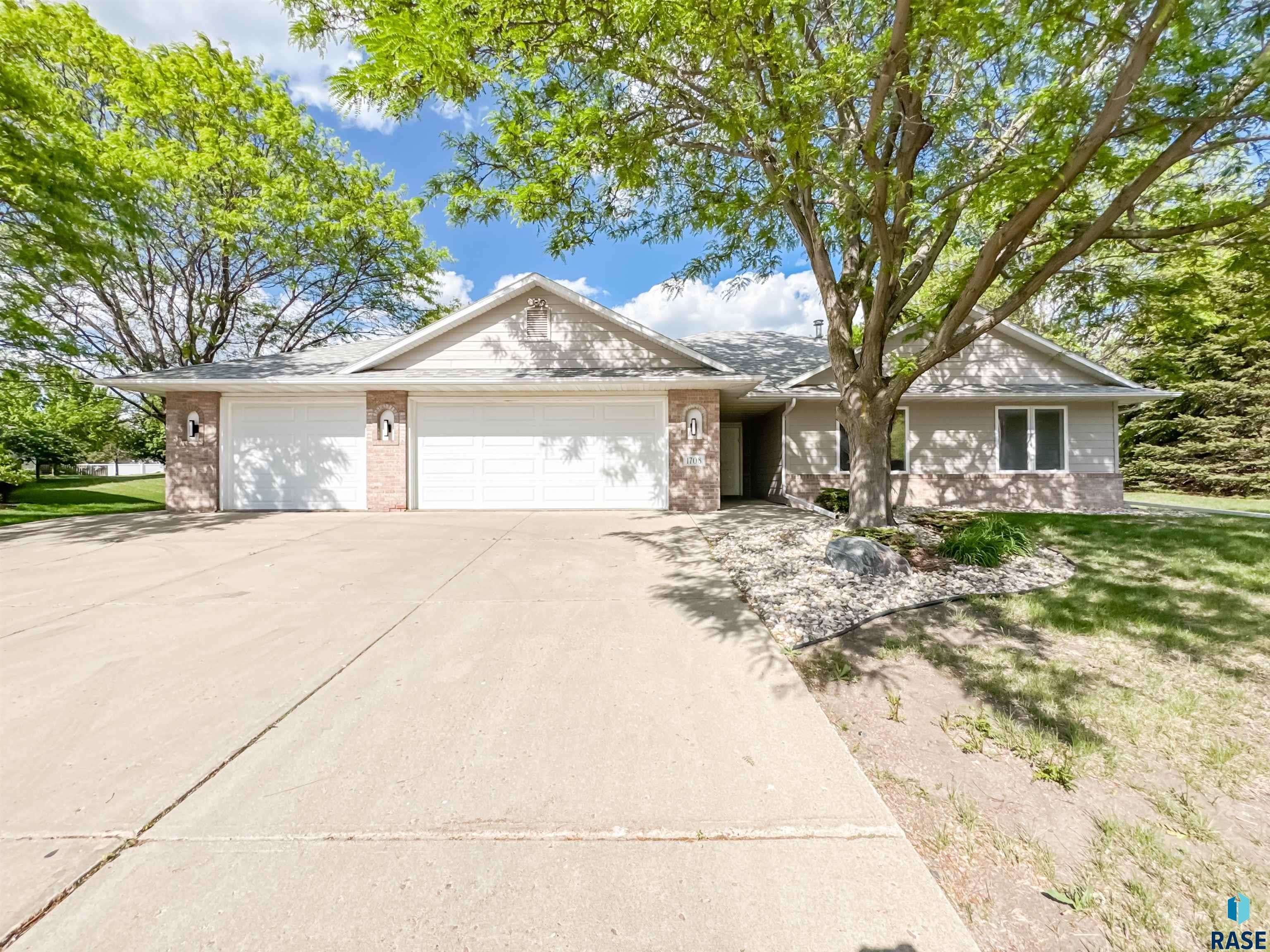 Sioux Falls, SD 57108,1708 E Ash Grove Cir
