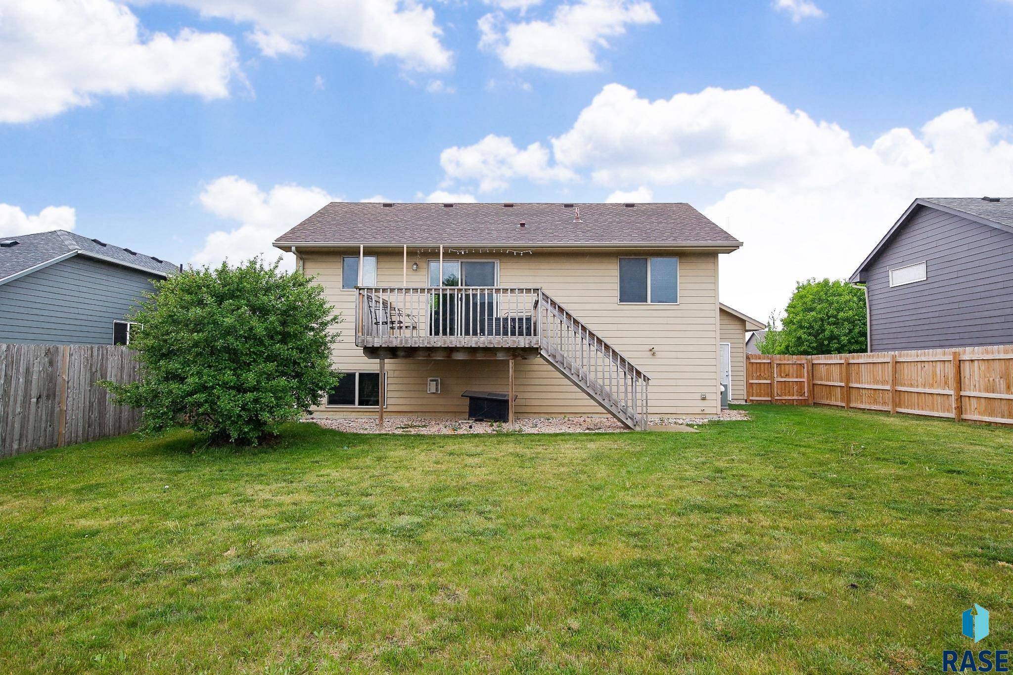 Harrisburg, SD 57032,428 N Perry Ln