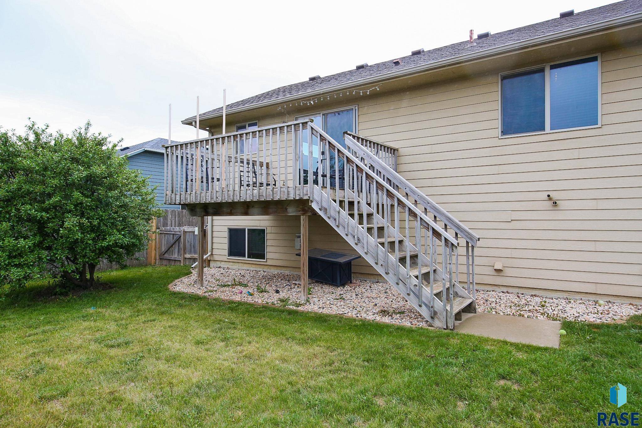 Harrisburg, SD 57032,428 N Perry Ln