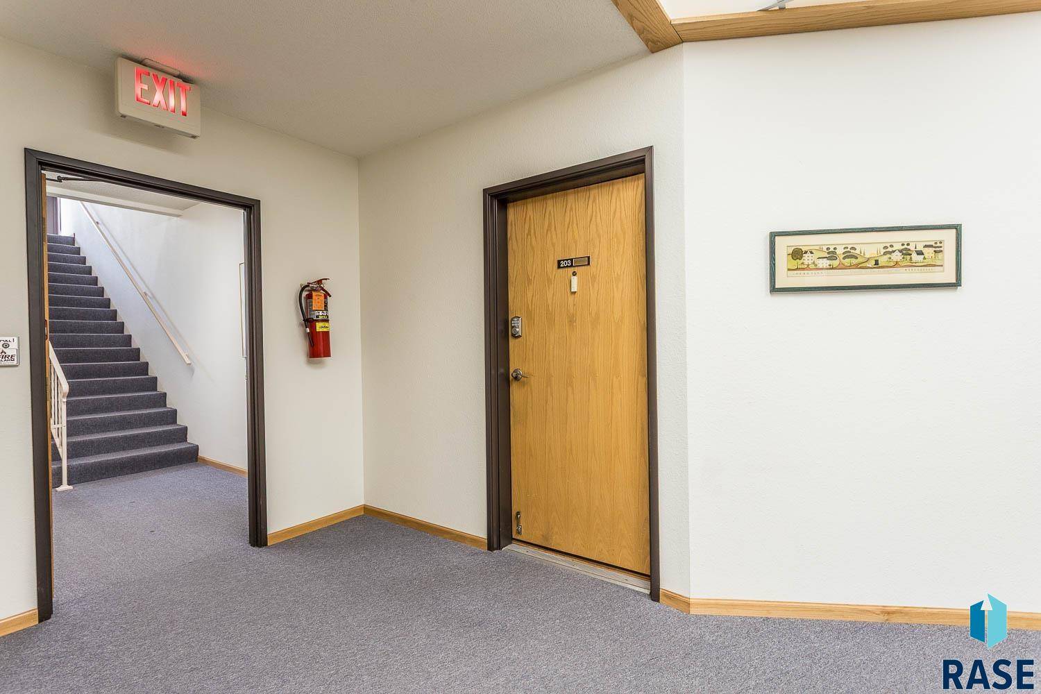 Sioux Falls, SD 57106,4601 W Custer Ln #203
