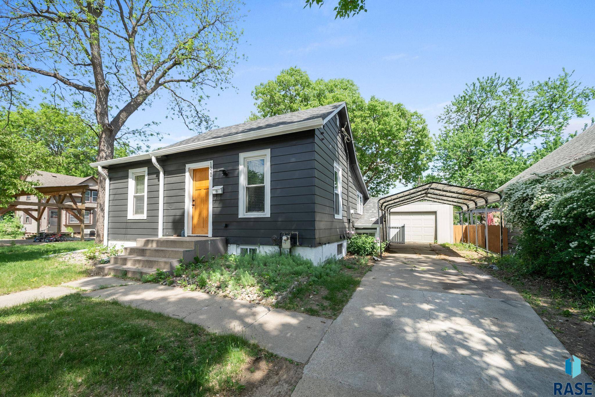 Sioux Falls, SD 57105,1920 S Duluth Ave