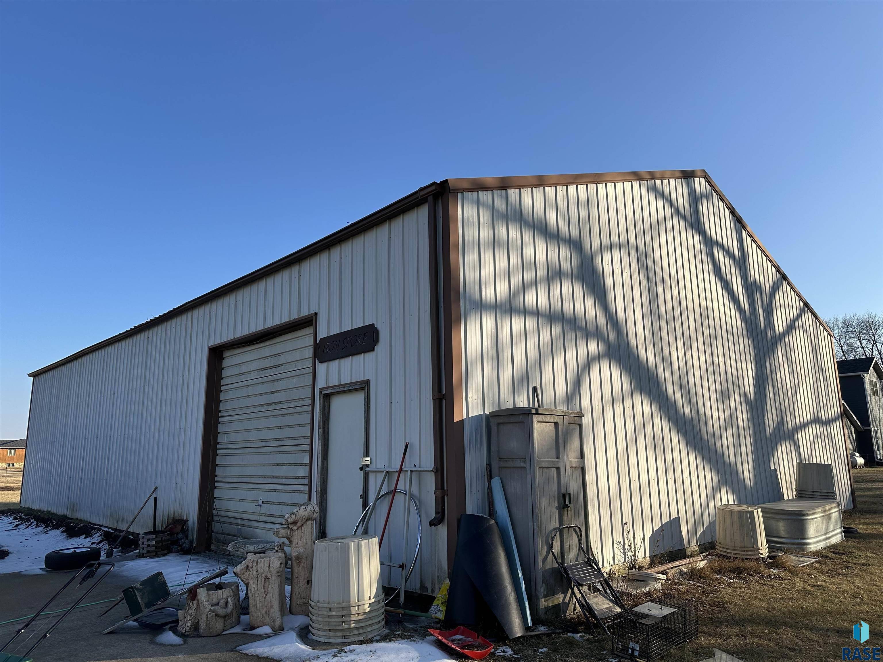 Madison, SD 57042,303 S Division Ave
