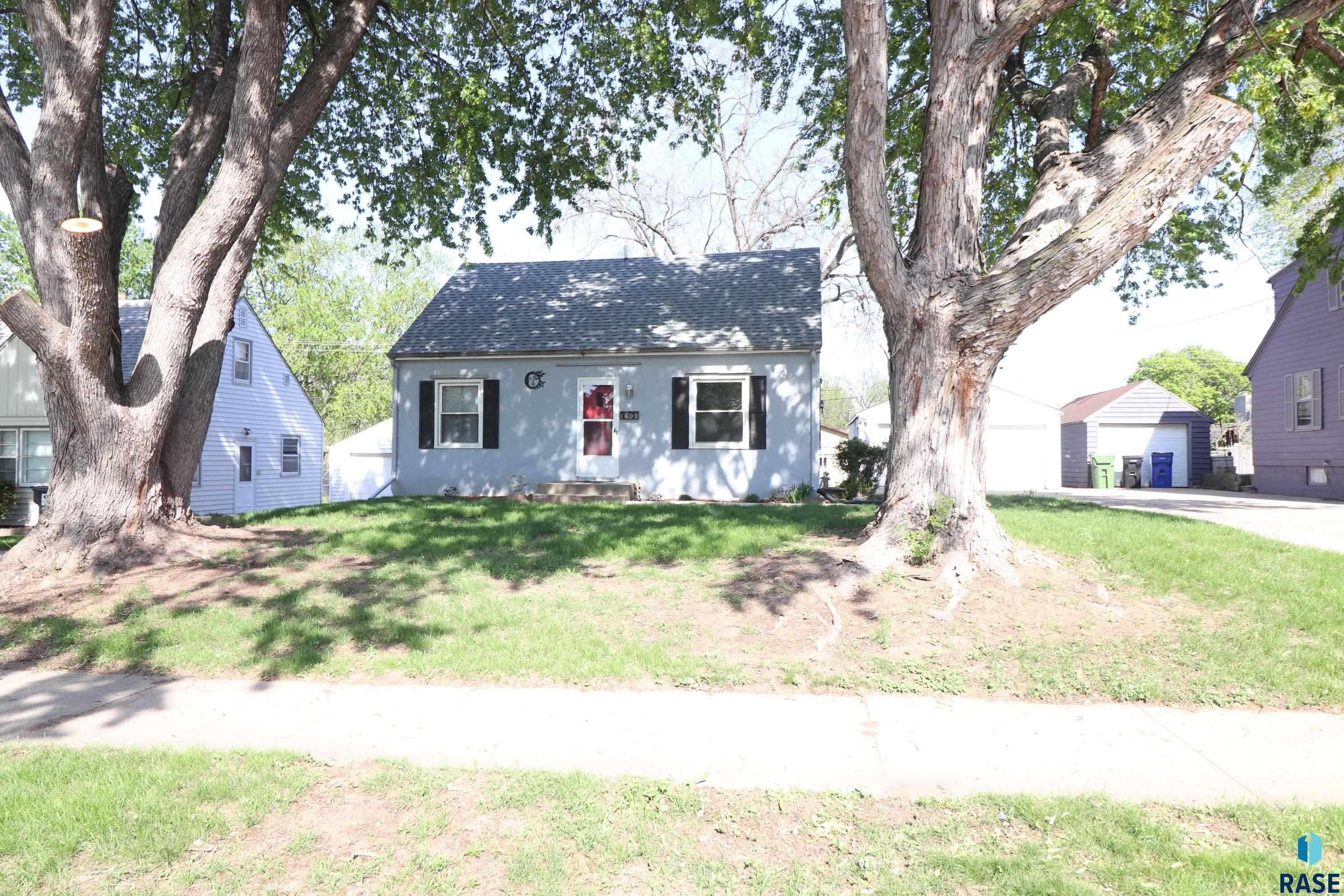 Sioux Falls, SD 57105,1600 S Sherman Ave