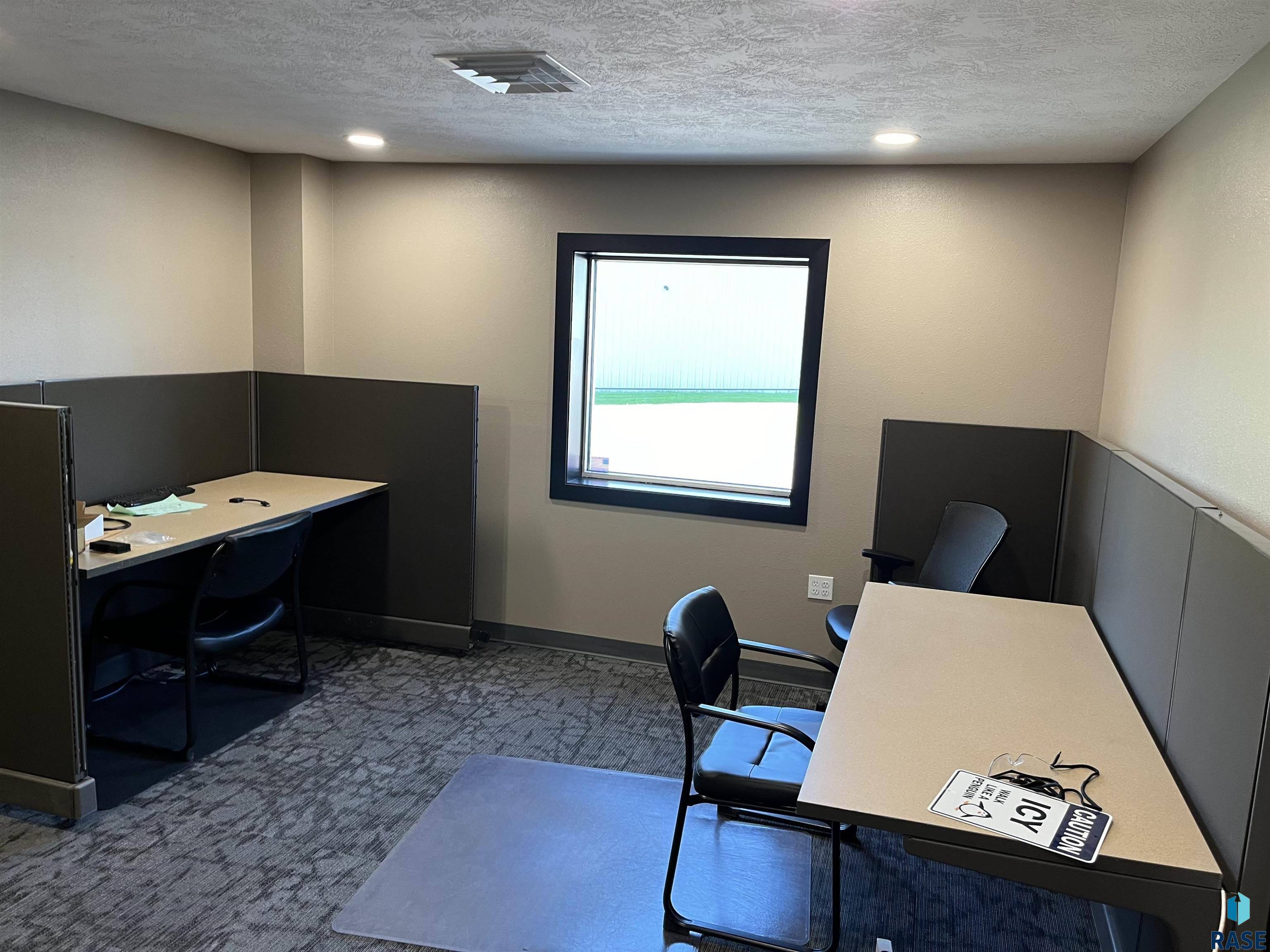 Sioux Falls, SD 57104,516 N Garfield Cir