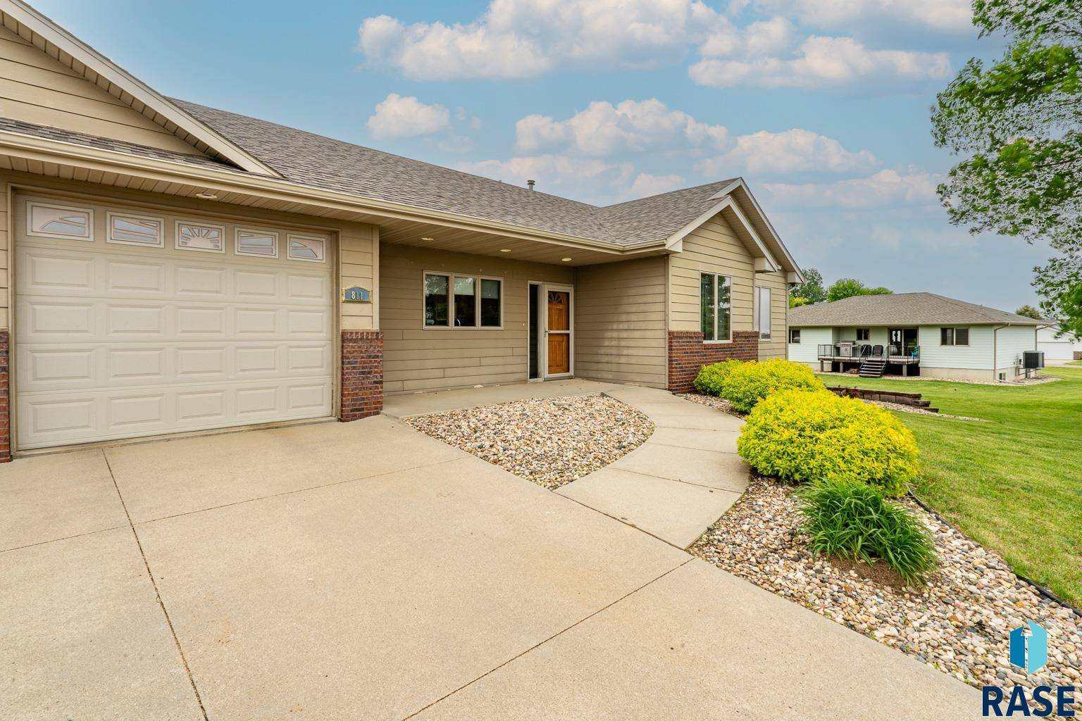 Larchwood, IA 51241,811 Southview Dr