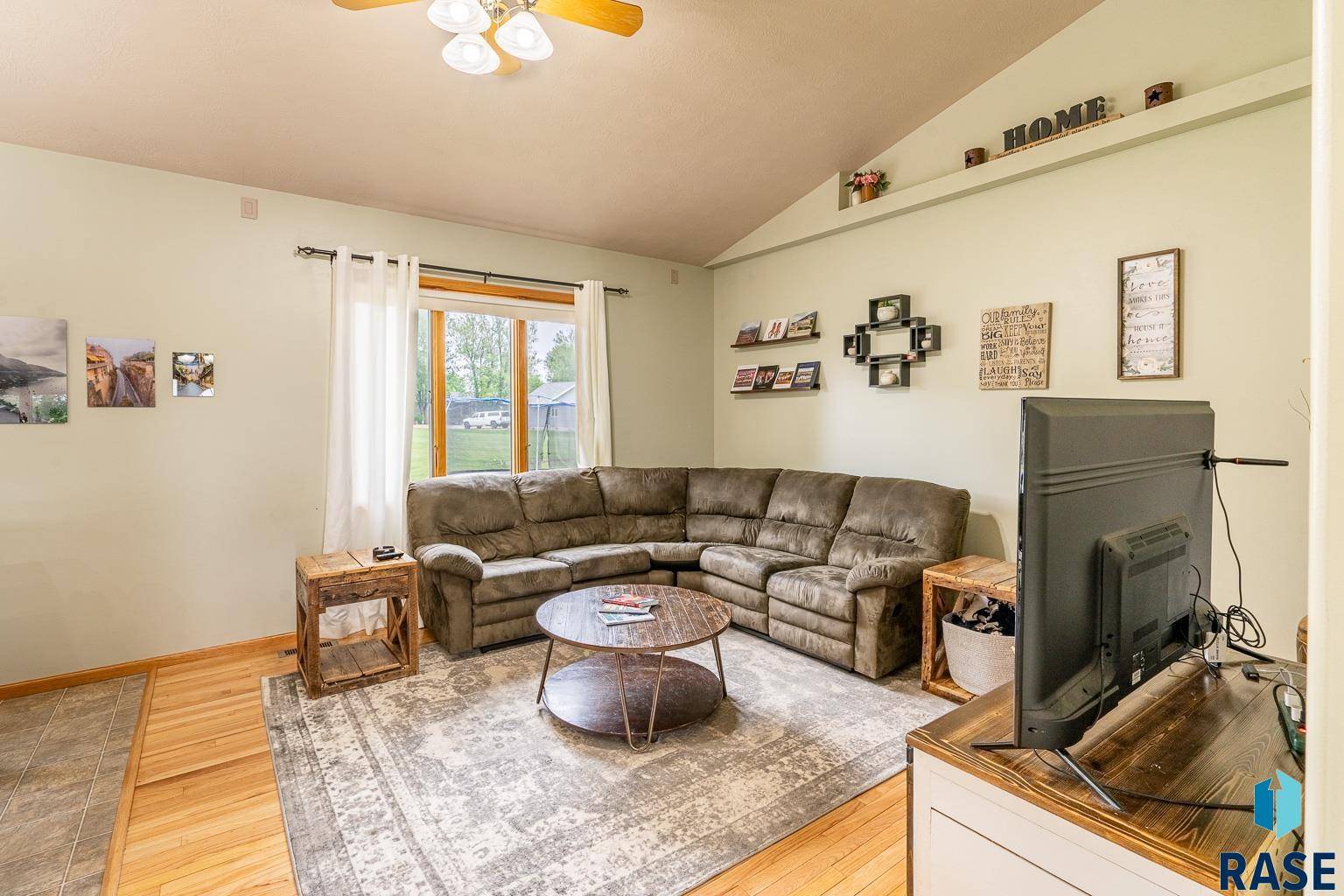 Larchwood, IA 51241,811 Southview Dr