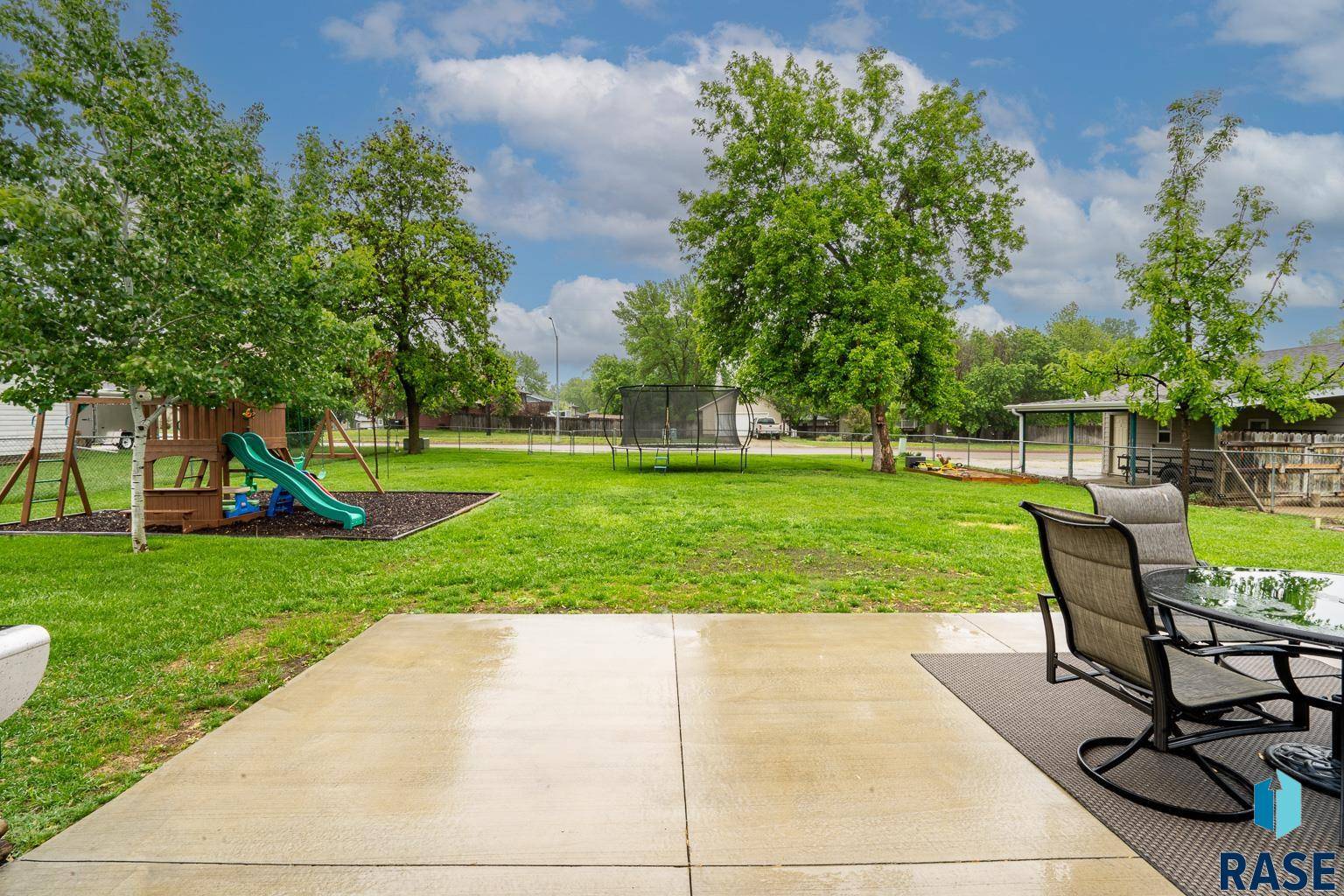 Brandon, SD 57005,208 E Glennwood Dr