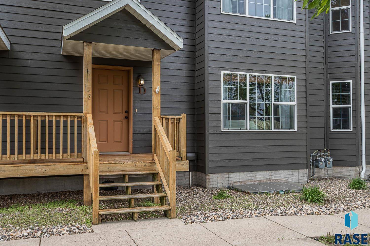 Brandon, SD 57005,1808 S Mulberry Ave #D