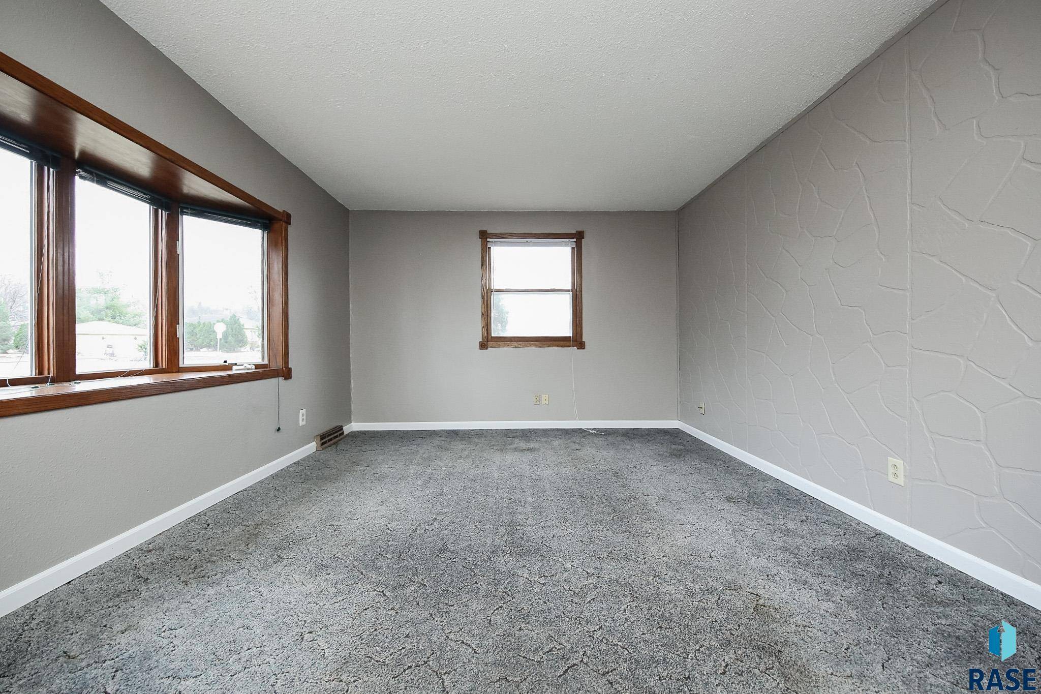 Sioux Falls, SD 57104,3401 N 9th Ave