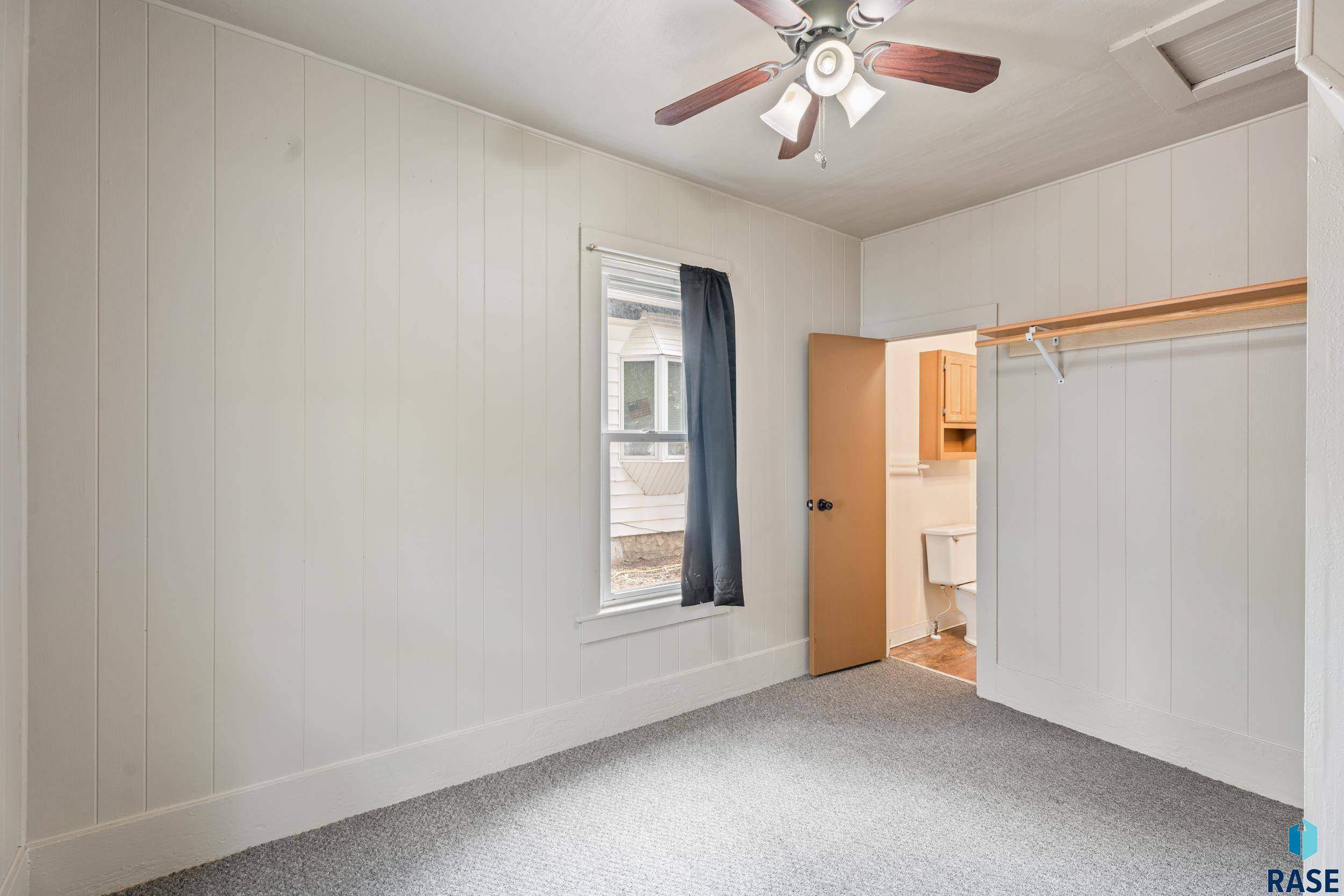 Sioux Falls, SD 57105,621 W 21st St