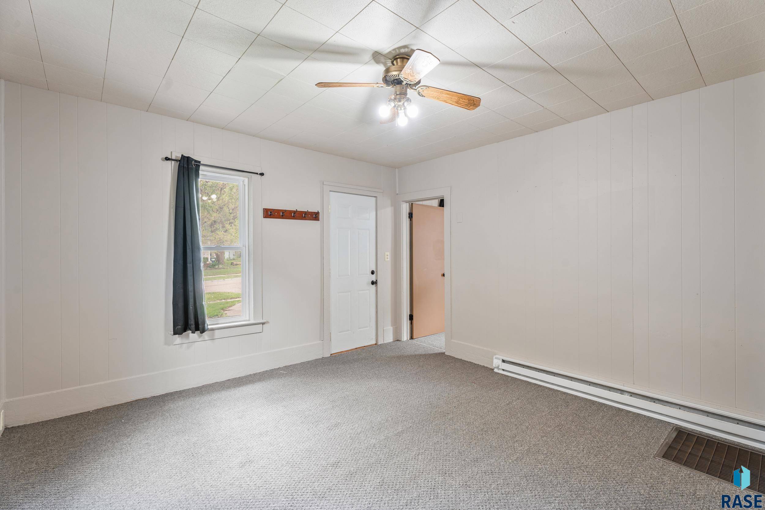Sioux Falls, SD 57105,621 W 21st St