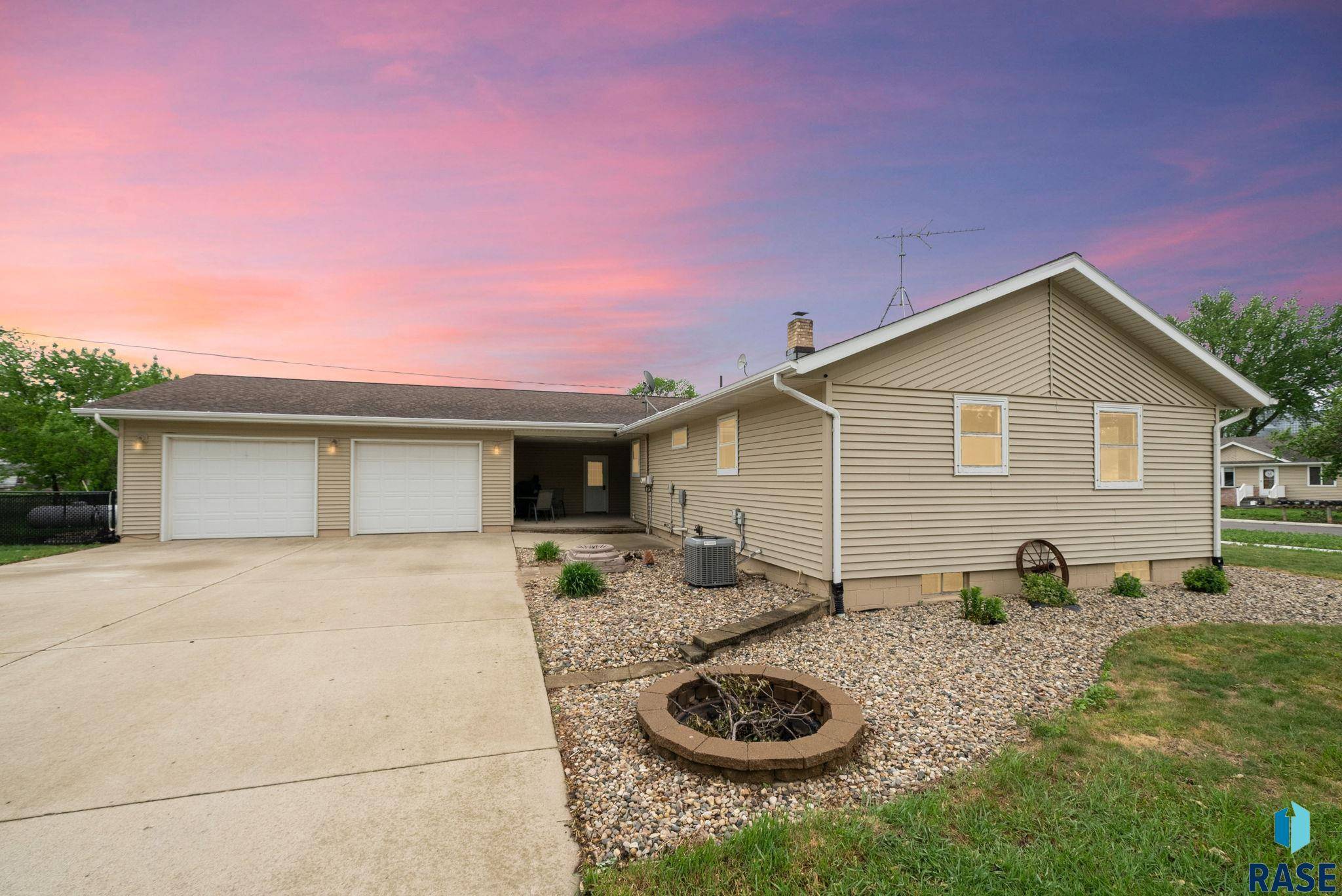 Edgerton, MN 56128,350 W Maple St