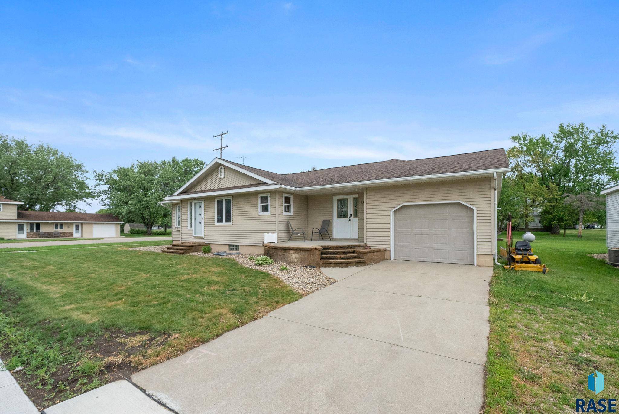 Edgerton, MN 56128,350 W Maple St