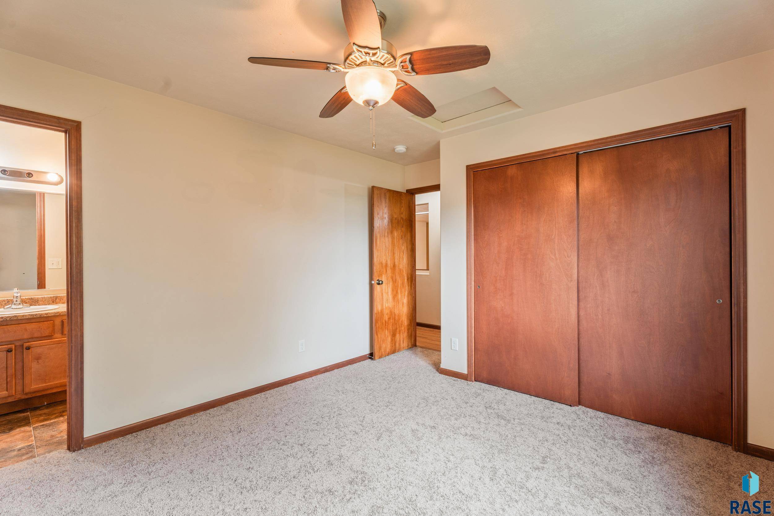 Sioux Falls, SD 57107,605 N Daisy Ave