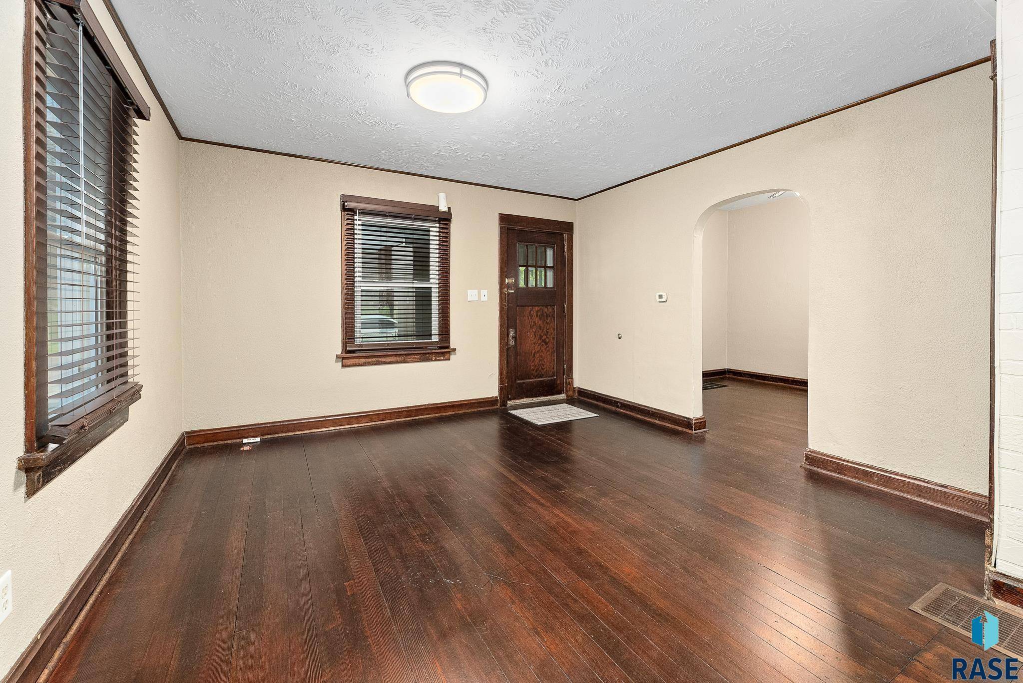 Sioux Falls, SD 57104,1530 W 10th St