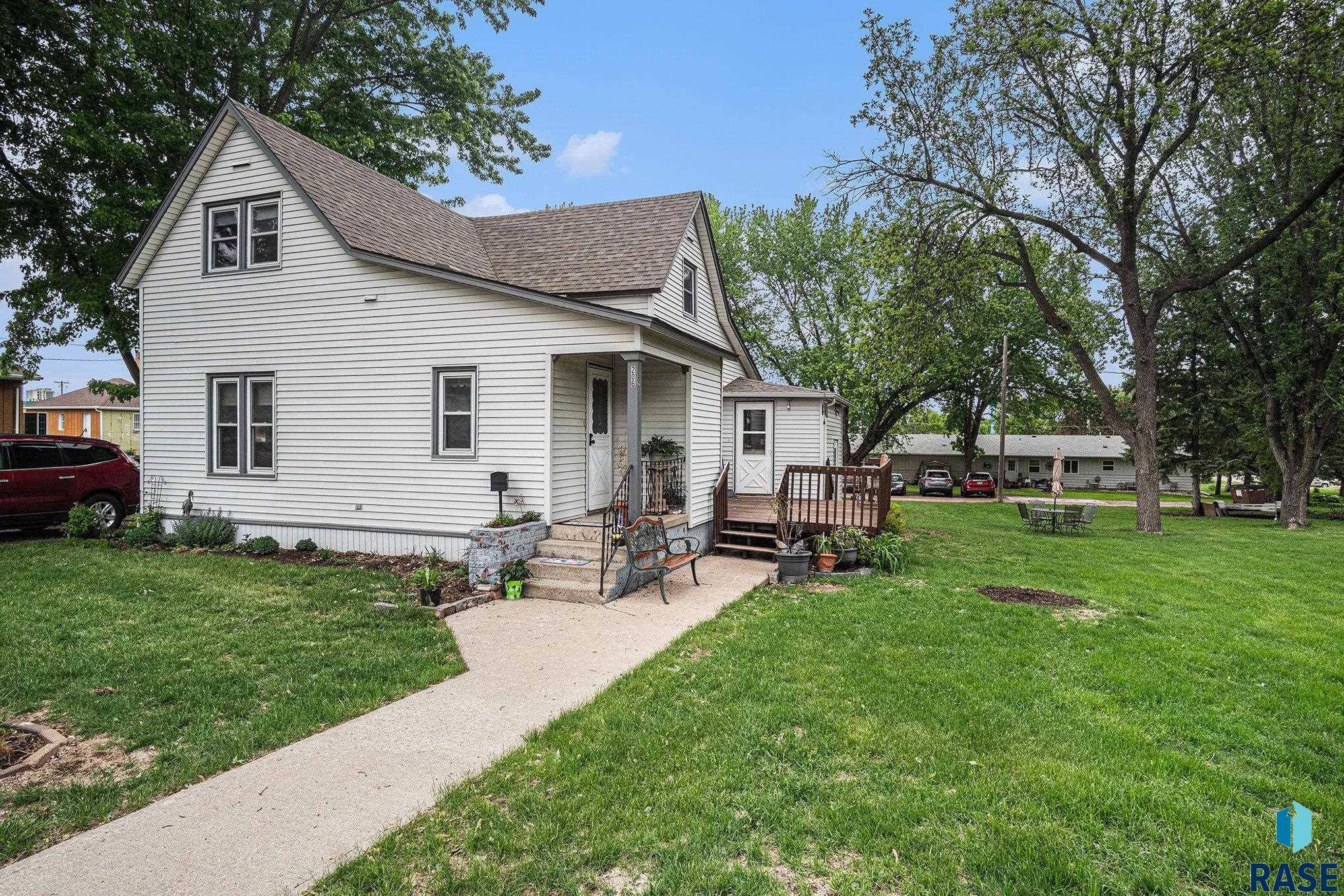 Dell Rapids, SD 57022,206 E 9th St