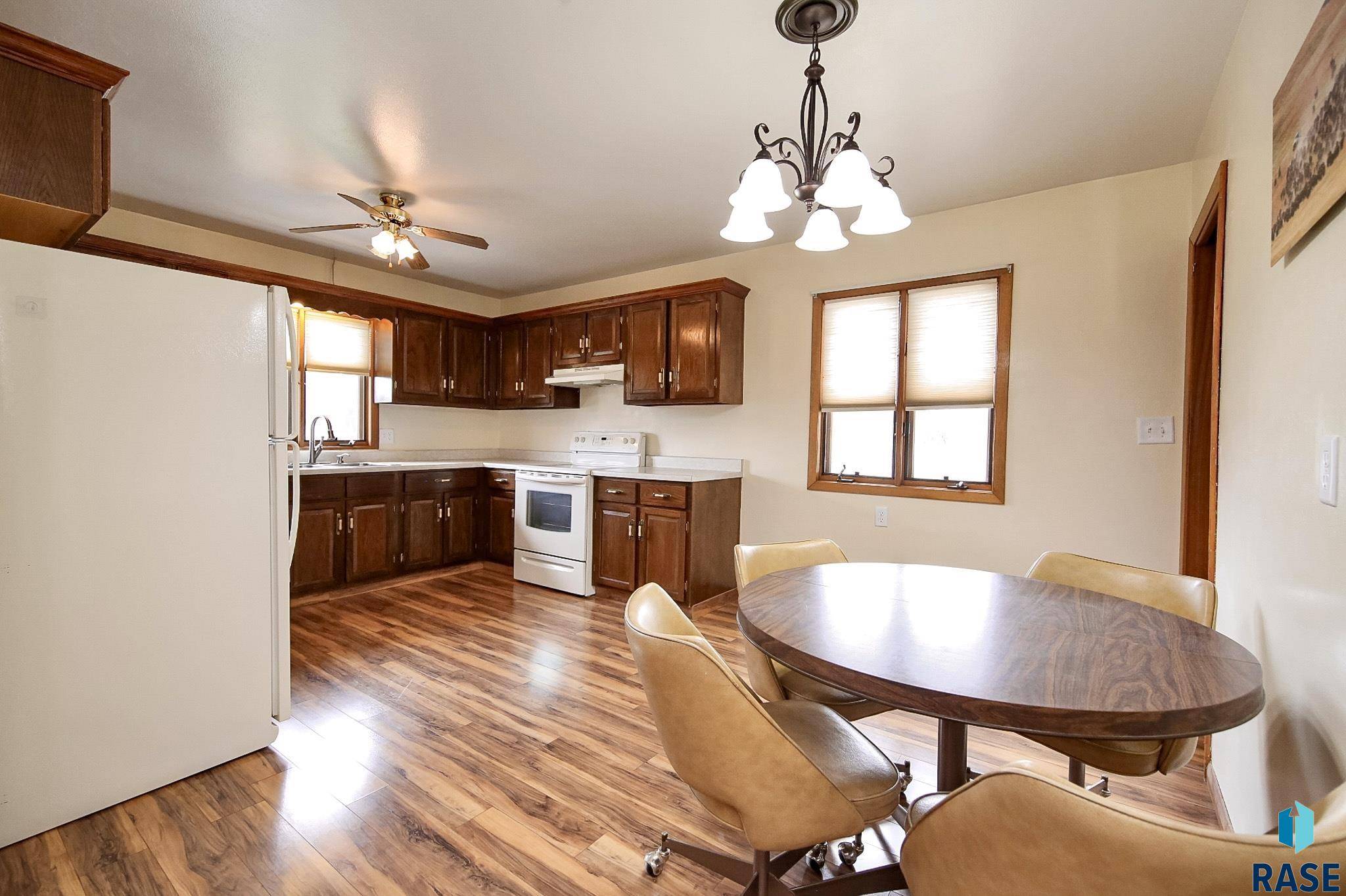 Lennox, SD 57039,121 S Elm St