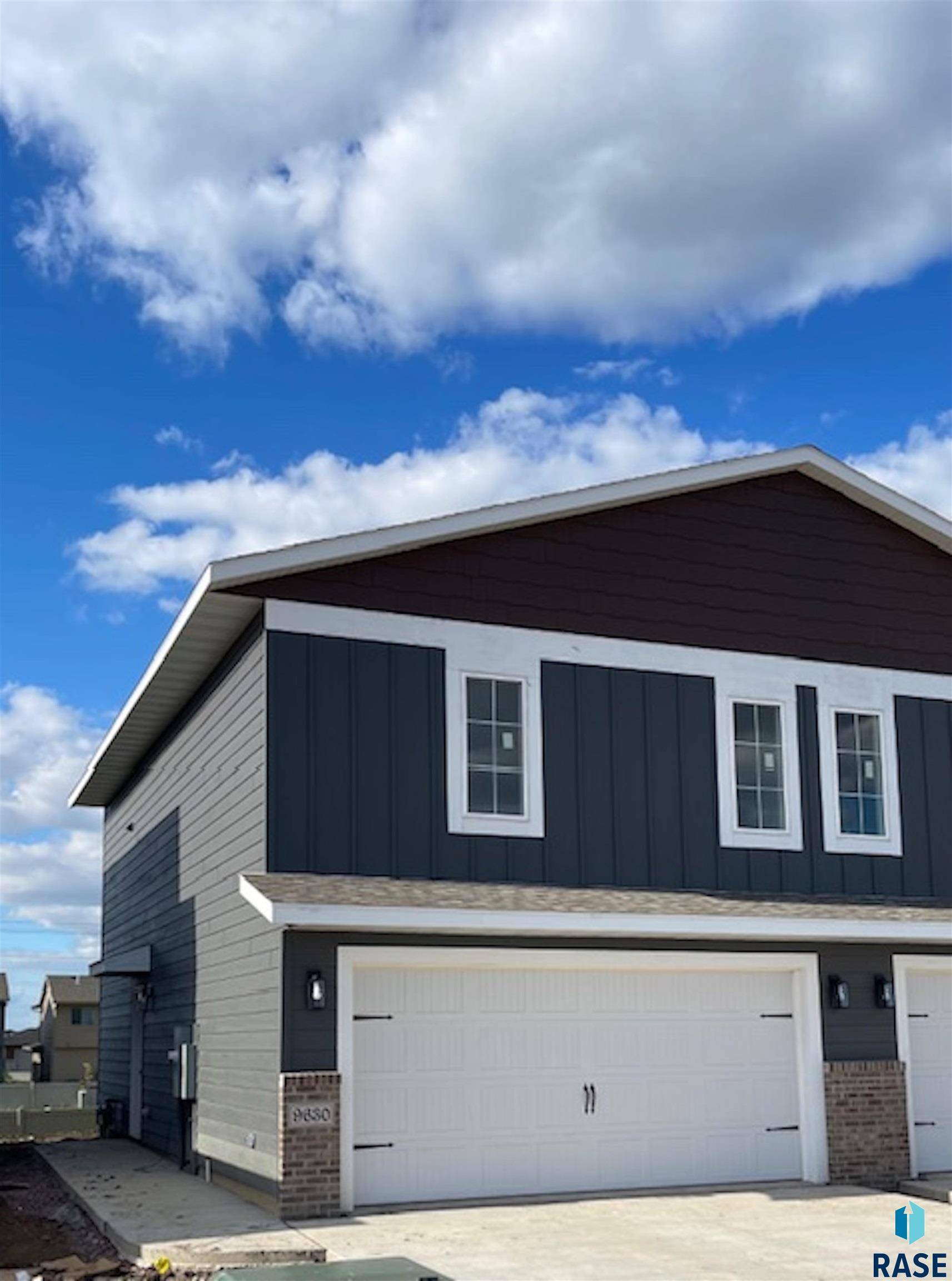 Sioux Falls, SD 57106,9630 W Tunis Dr