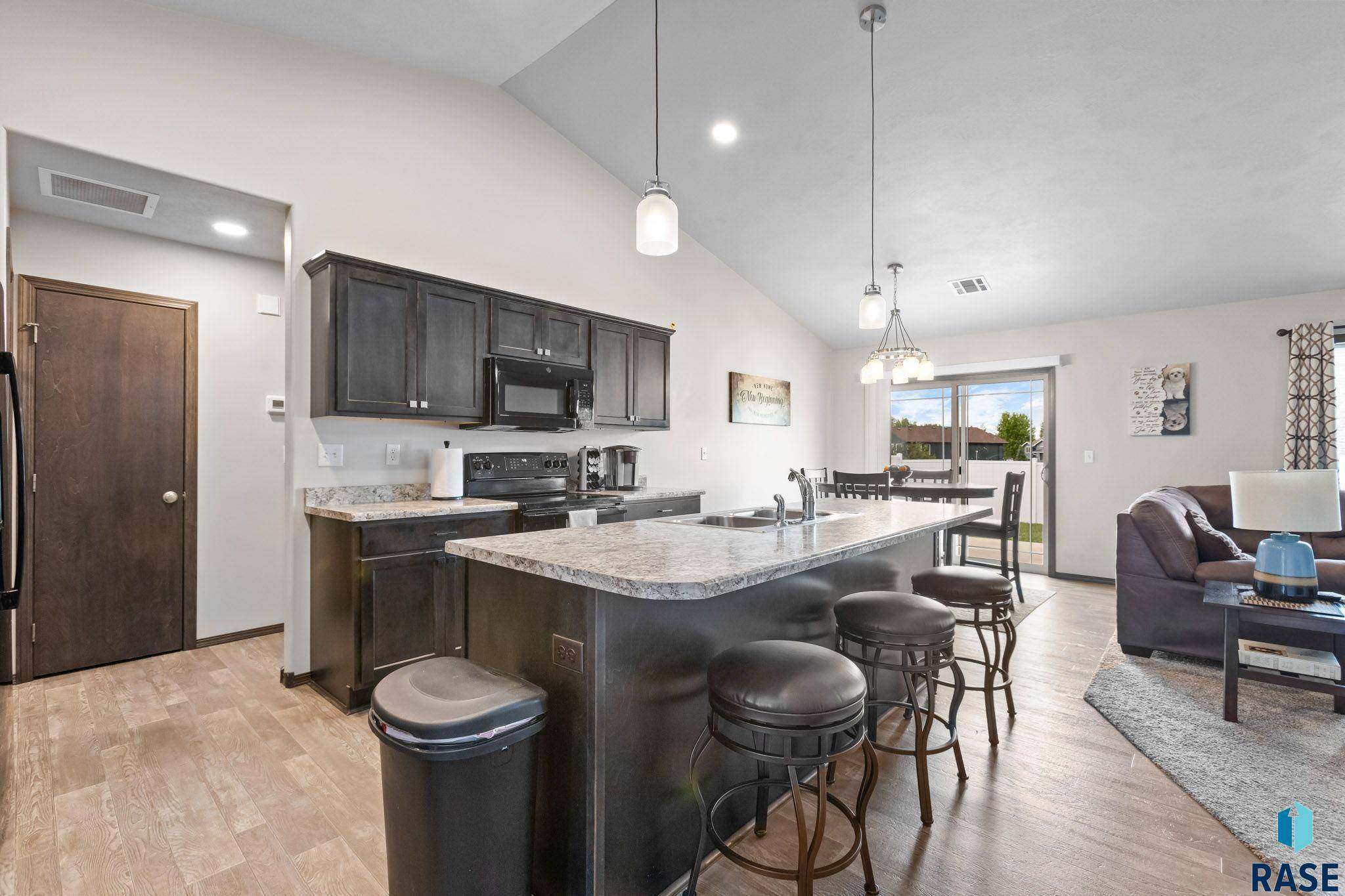 Sioux Falls, SD 57106,6702 W Gresford Pl