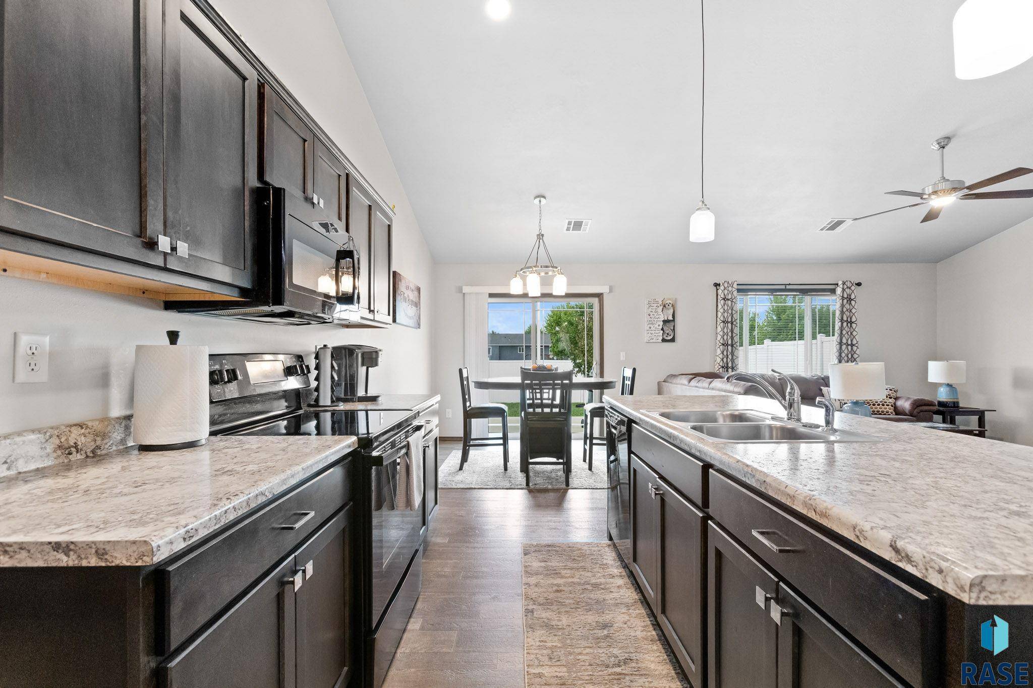 Sioux Falls, SD 57106,6702 W Gresford Pl
