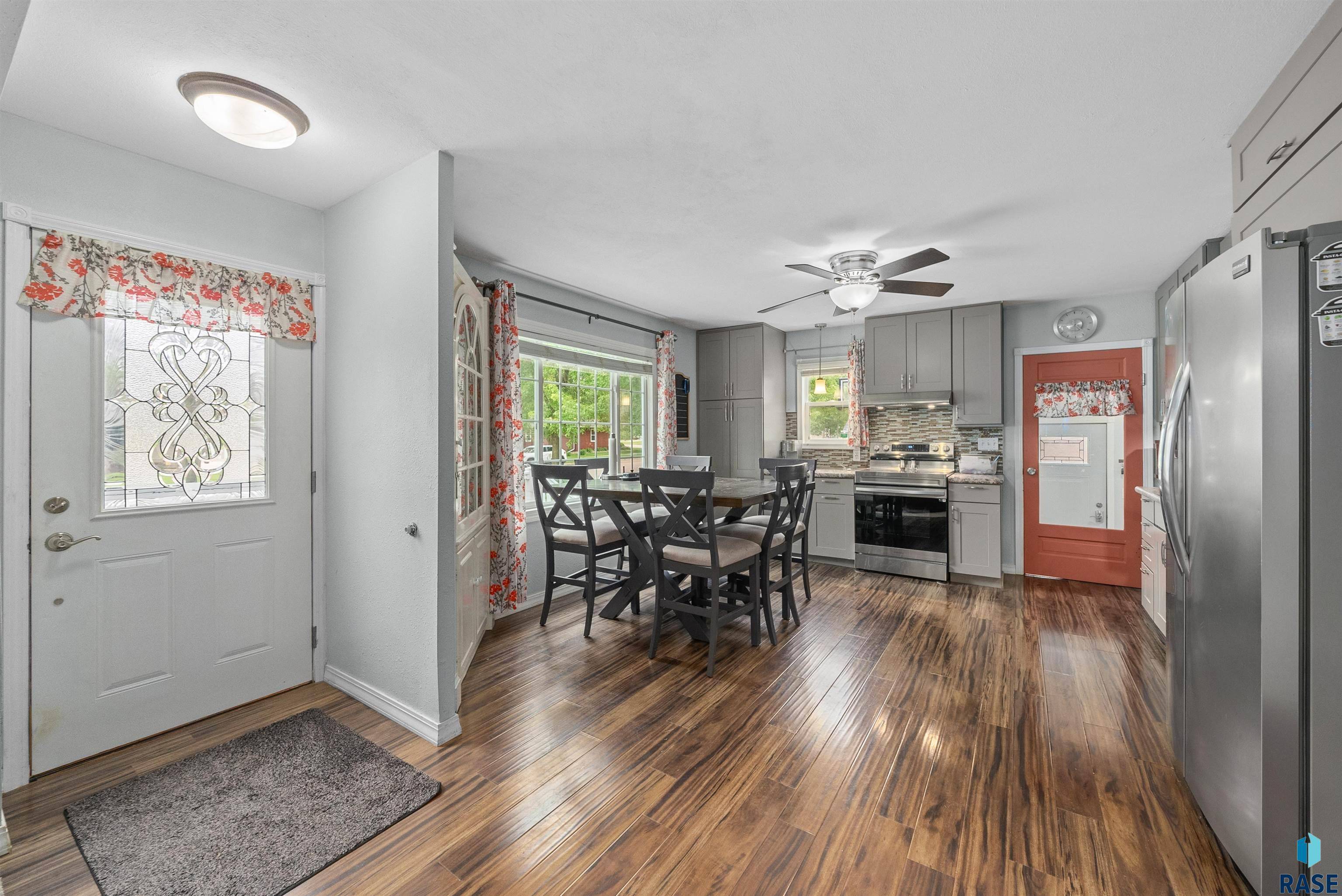 Beresford, SD 57004,405 S 2nd St