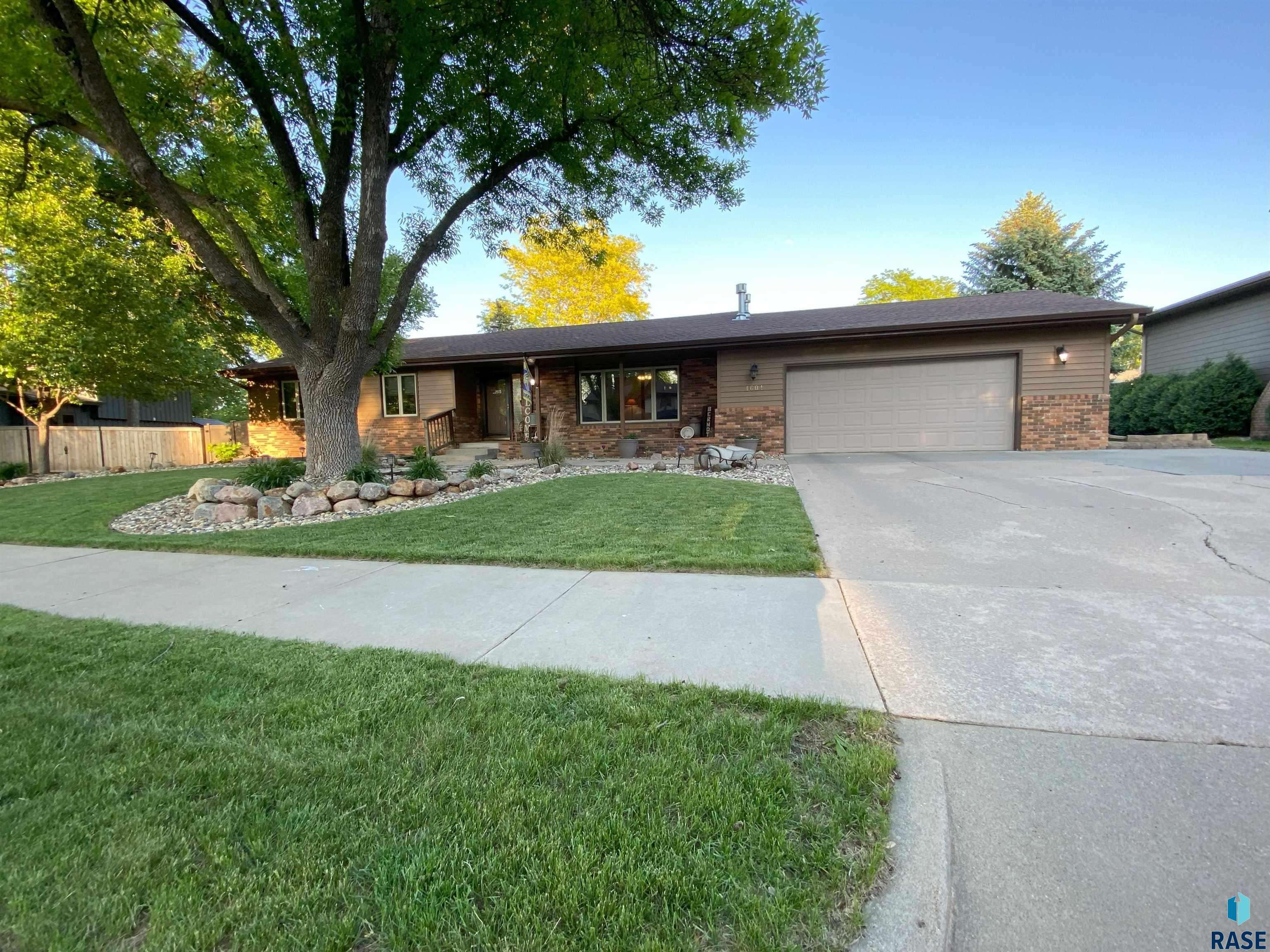 Sioux Falls, SD 57103,4604 S Woodwind Ln