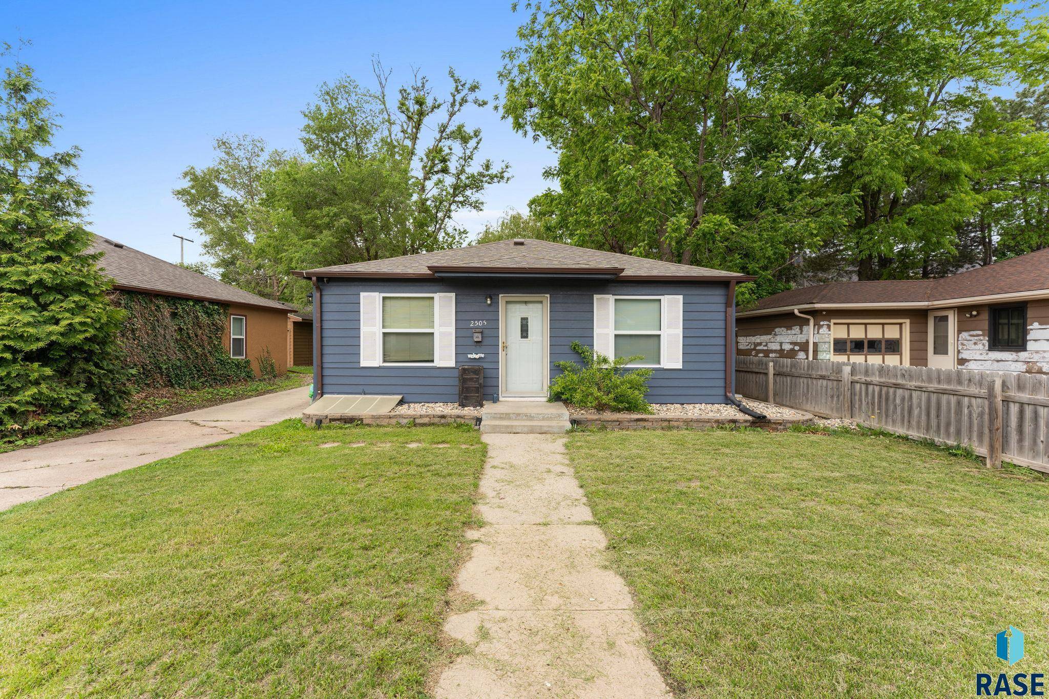 Sioux Falls, SD 57105,2505 S Western Ave
