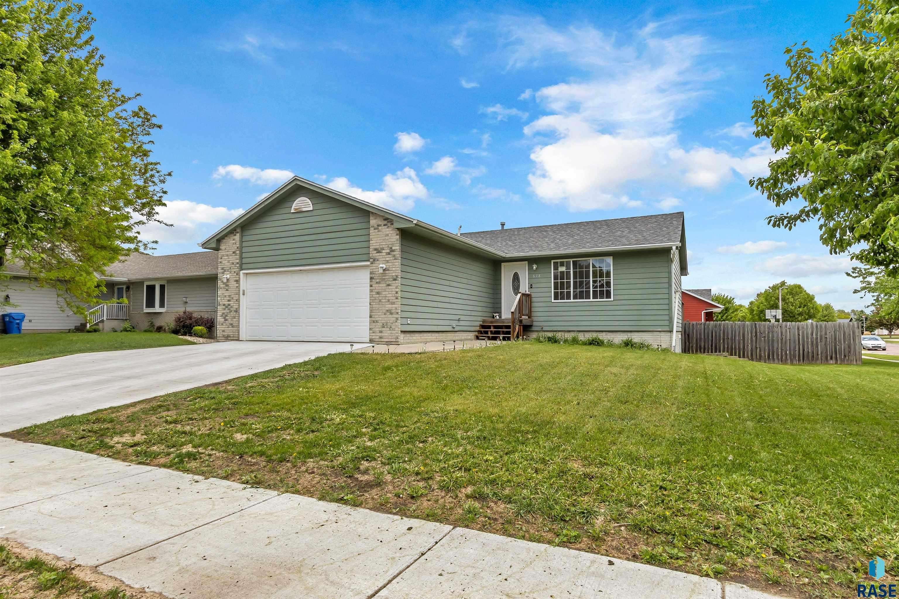 Harrisburg, SD 57032,618 Perry Ln