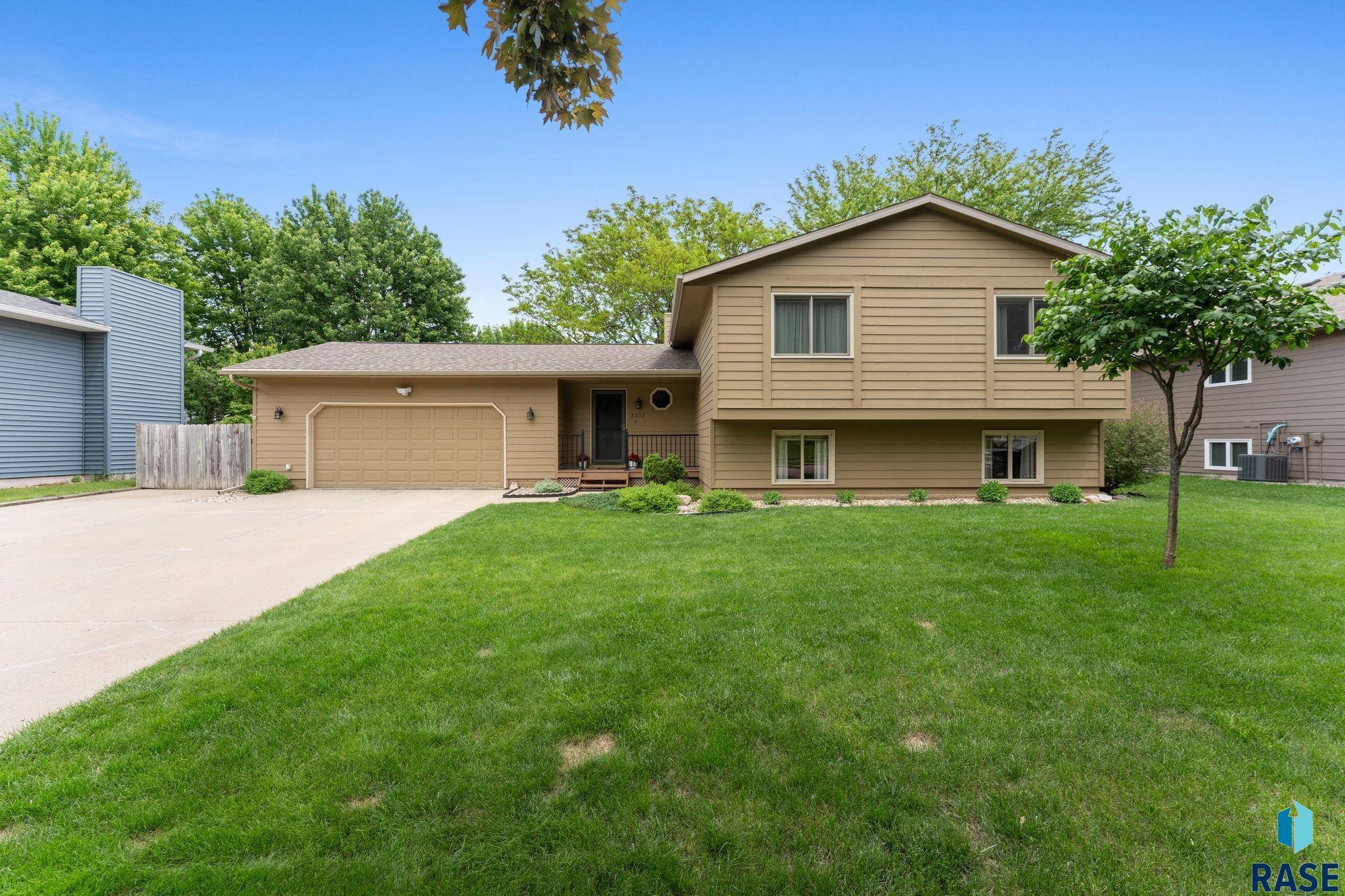 Sioux Falls, SD 57106,2212 S Oxford Ave