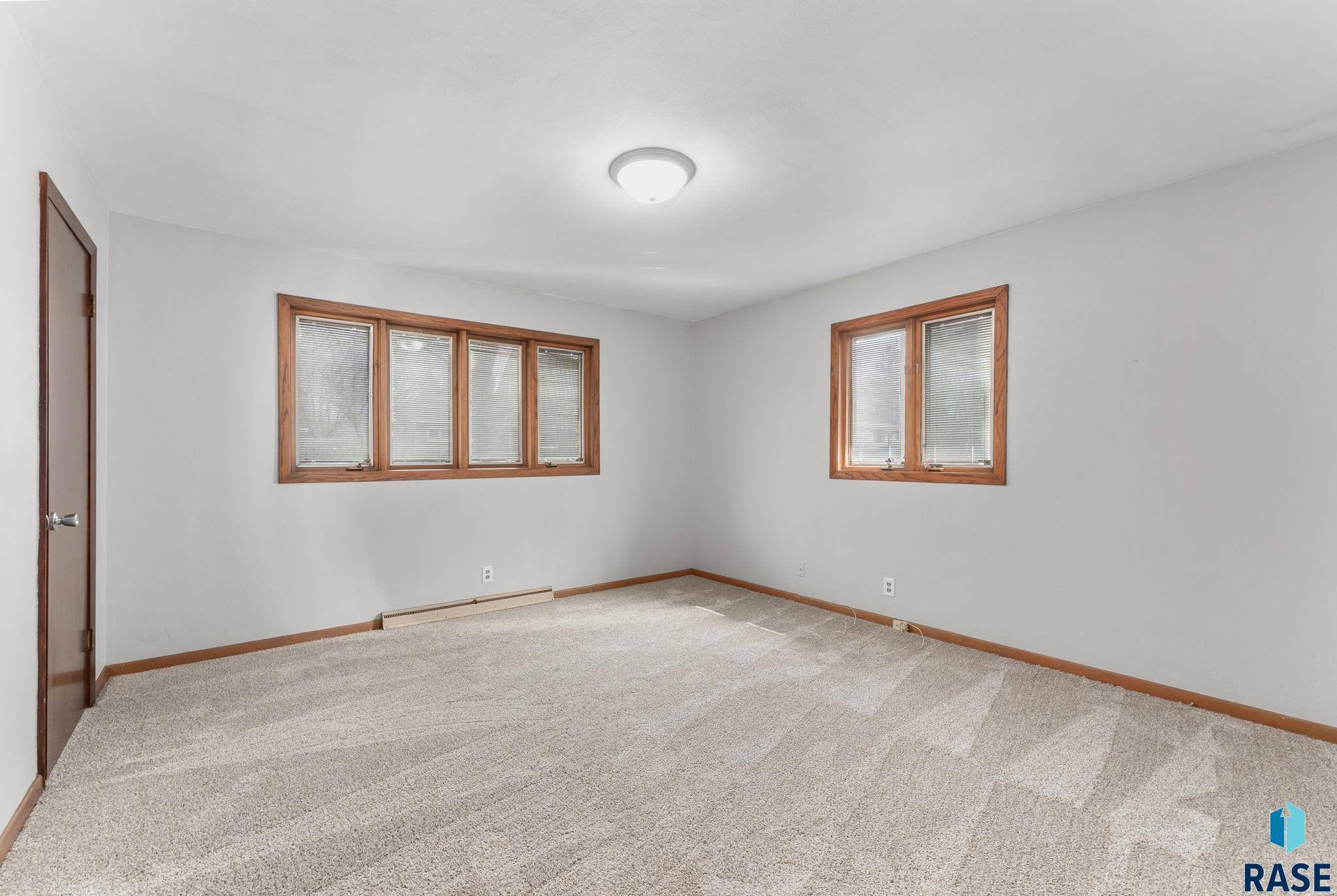 Sioux Falls, SD 57110,1205 S Dale Dr